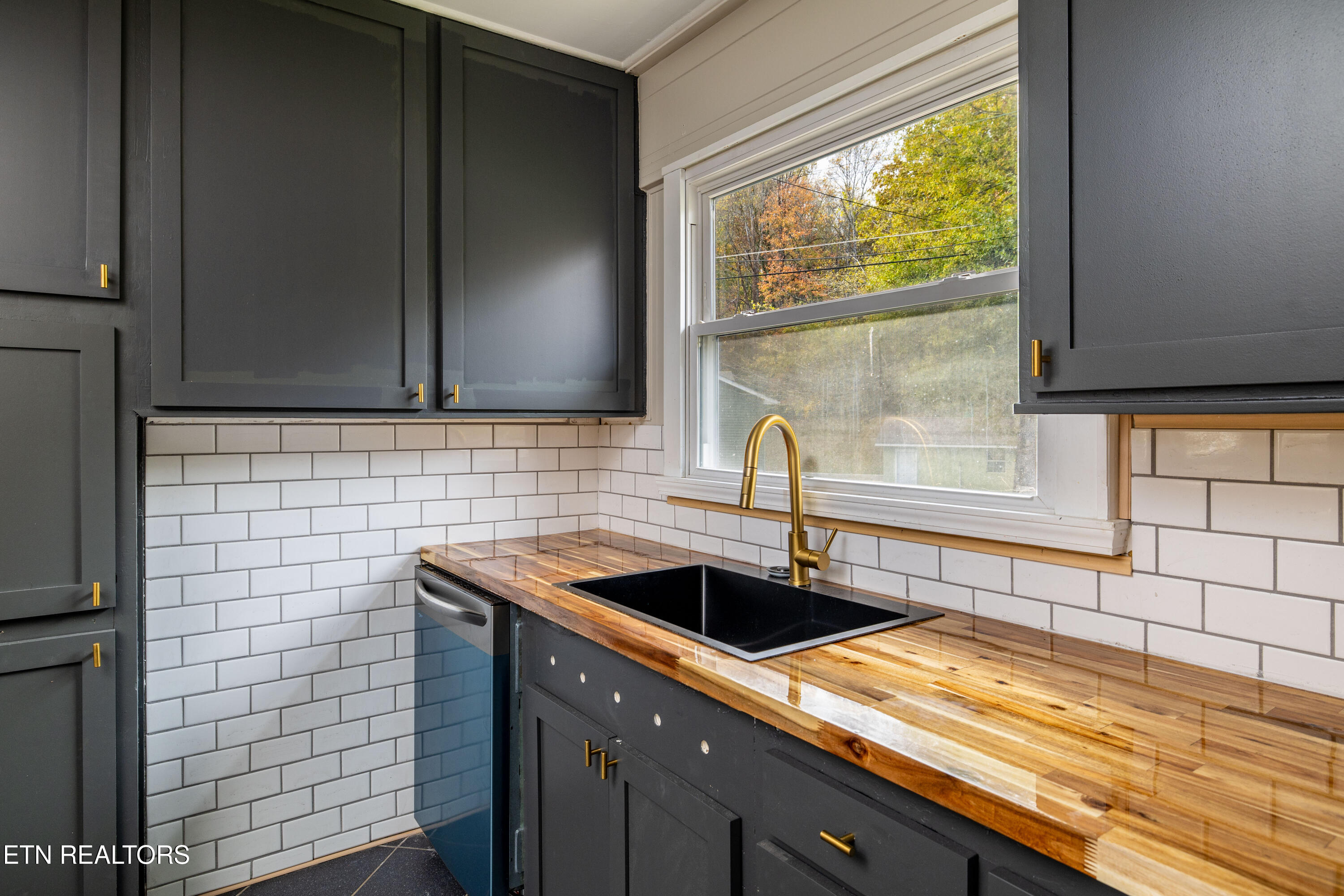 105 Cedar Lane