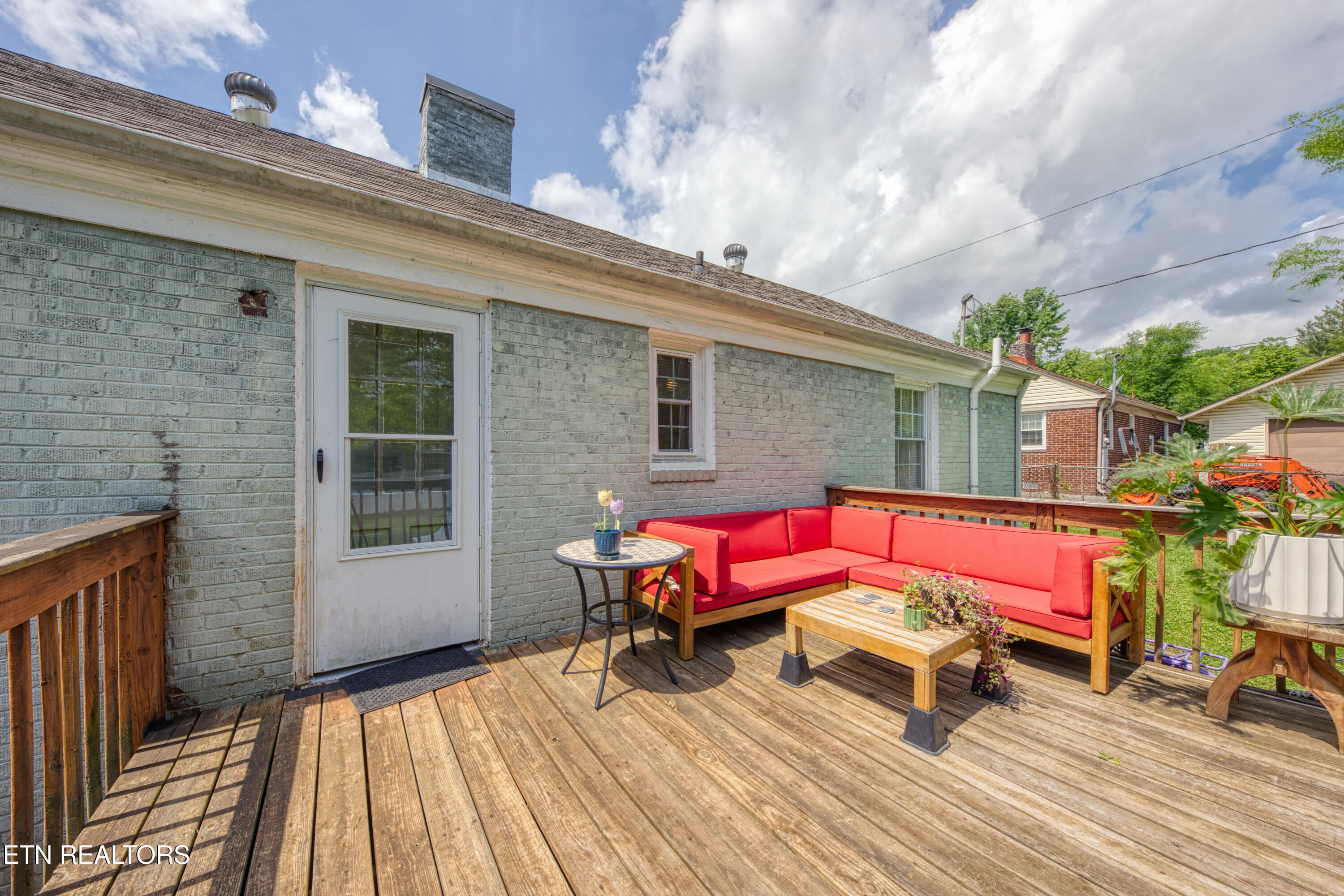206 Boxwood Ave