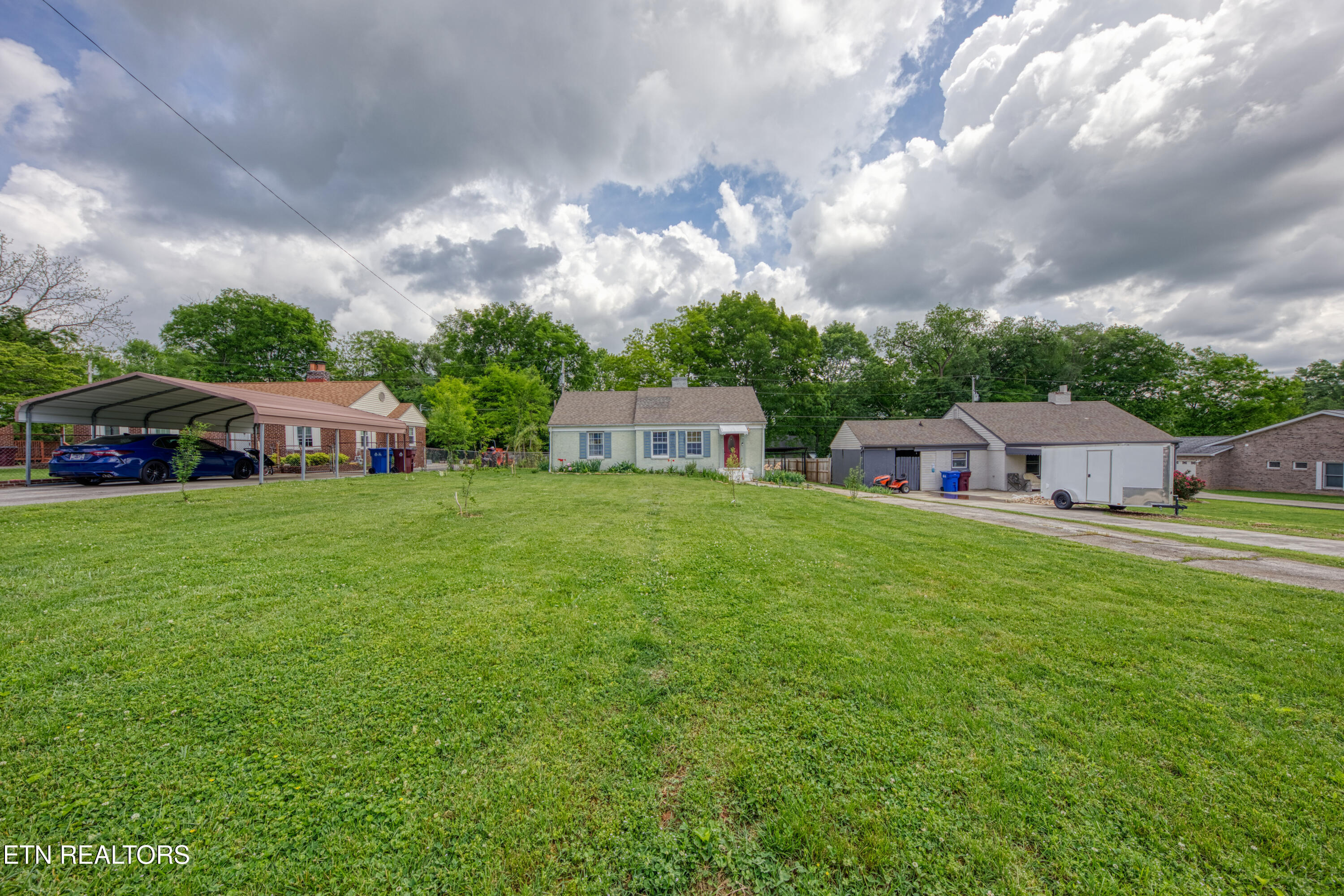 206 Boxwood Ave