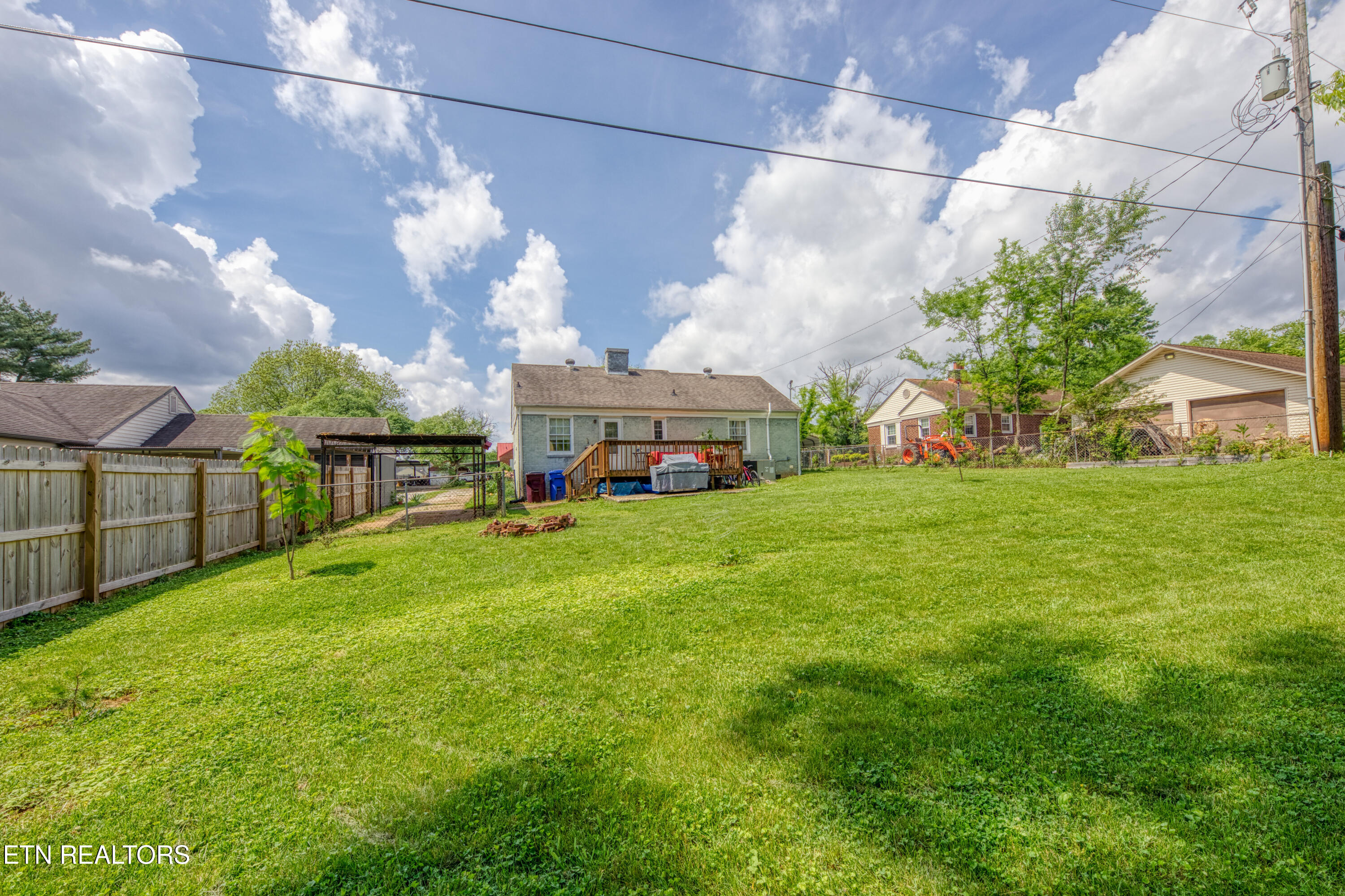 206 Boxwood Ave