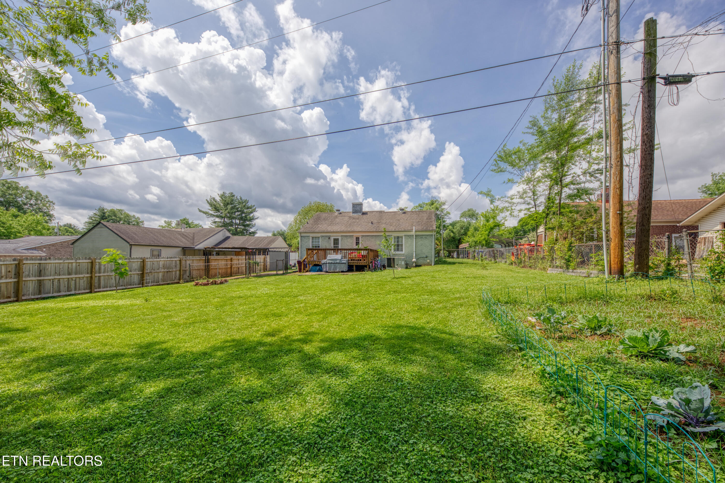 206 Boxwood Ave