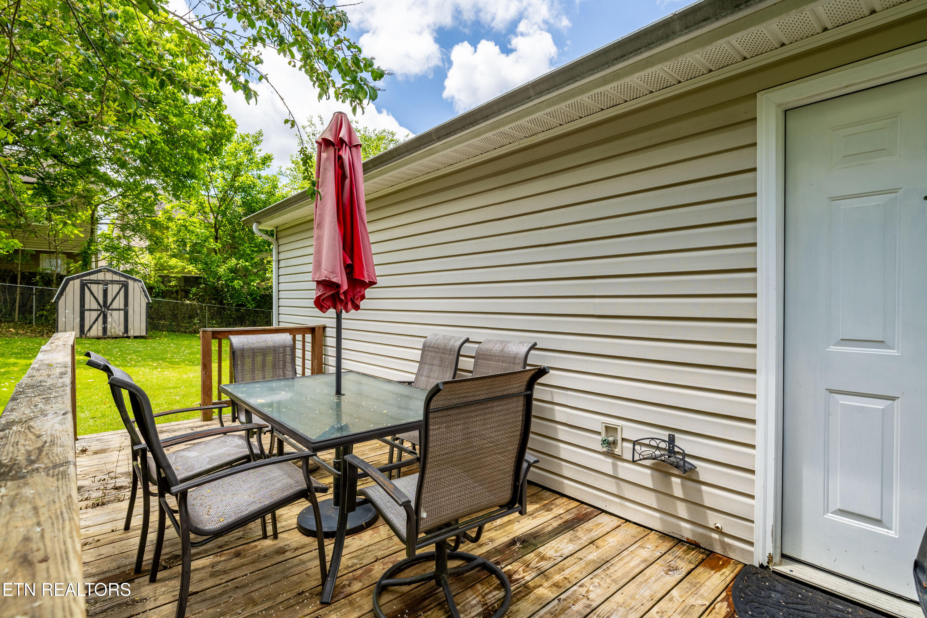 4737 Carver Rd