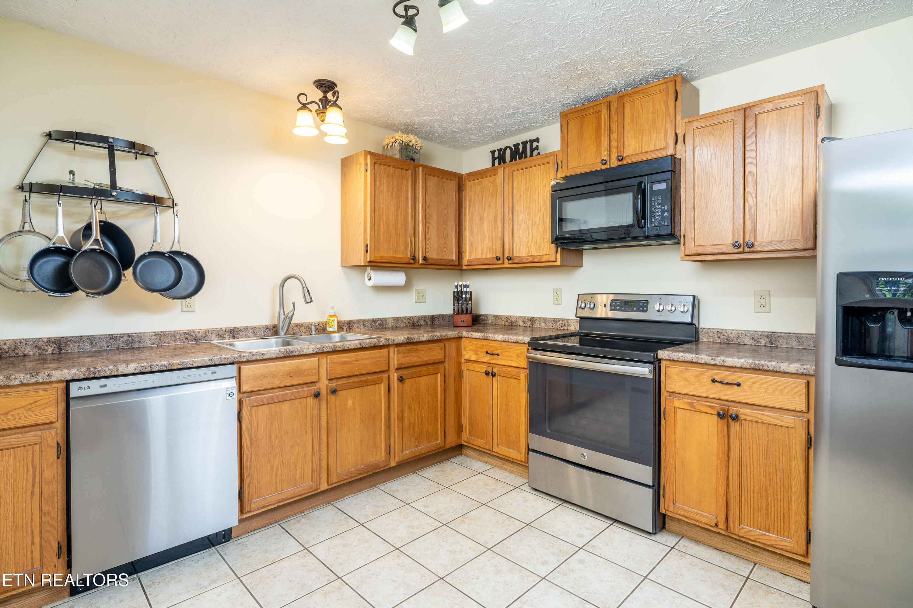 4737 Carver Rd