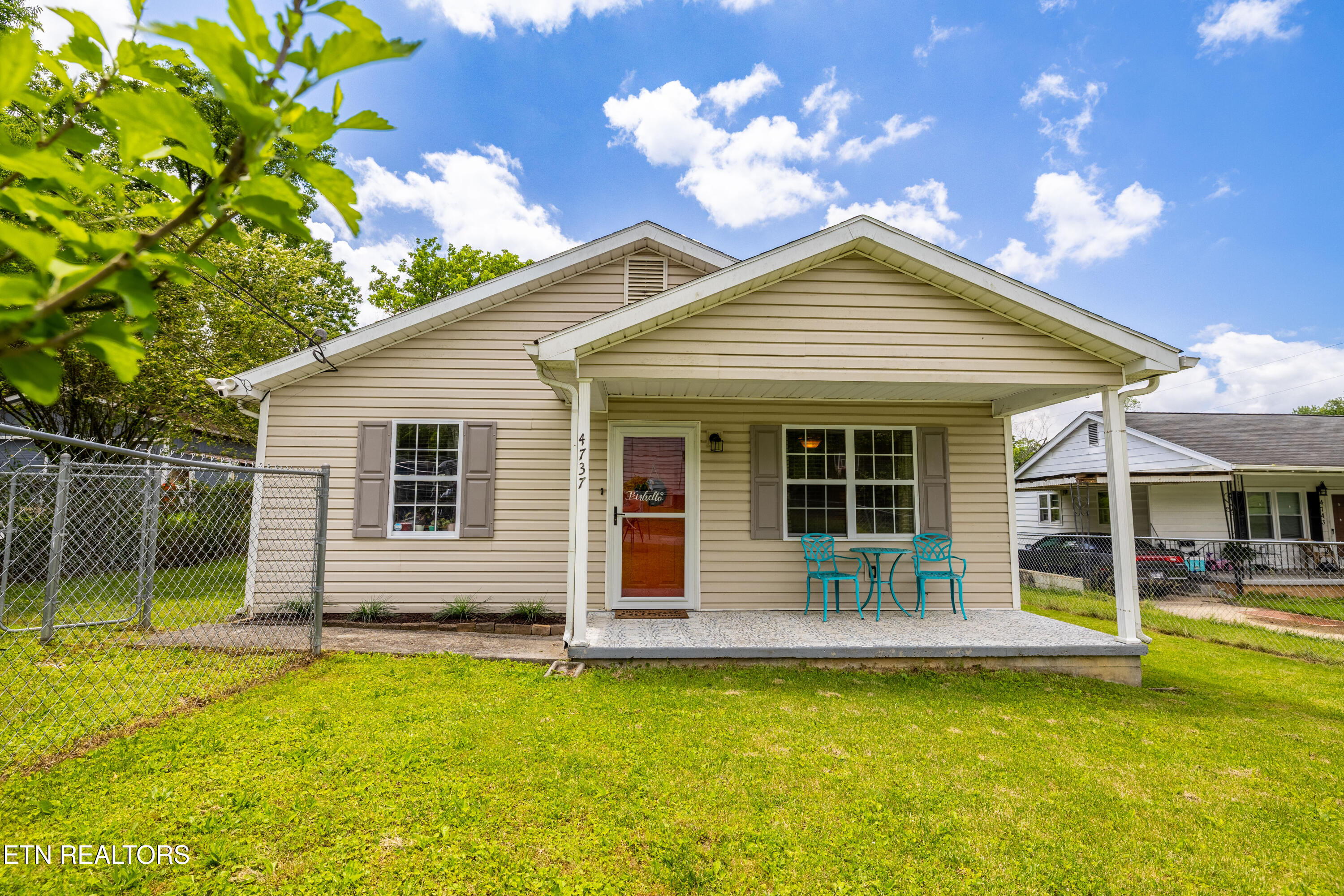 4737 Carver Rd
