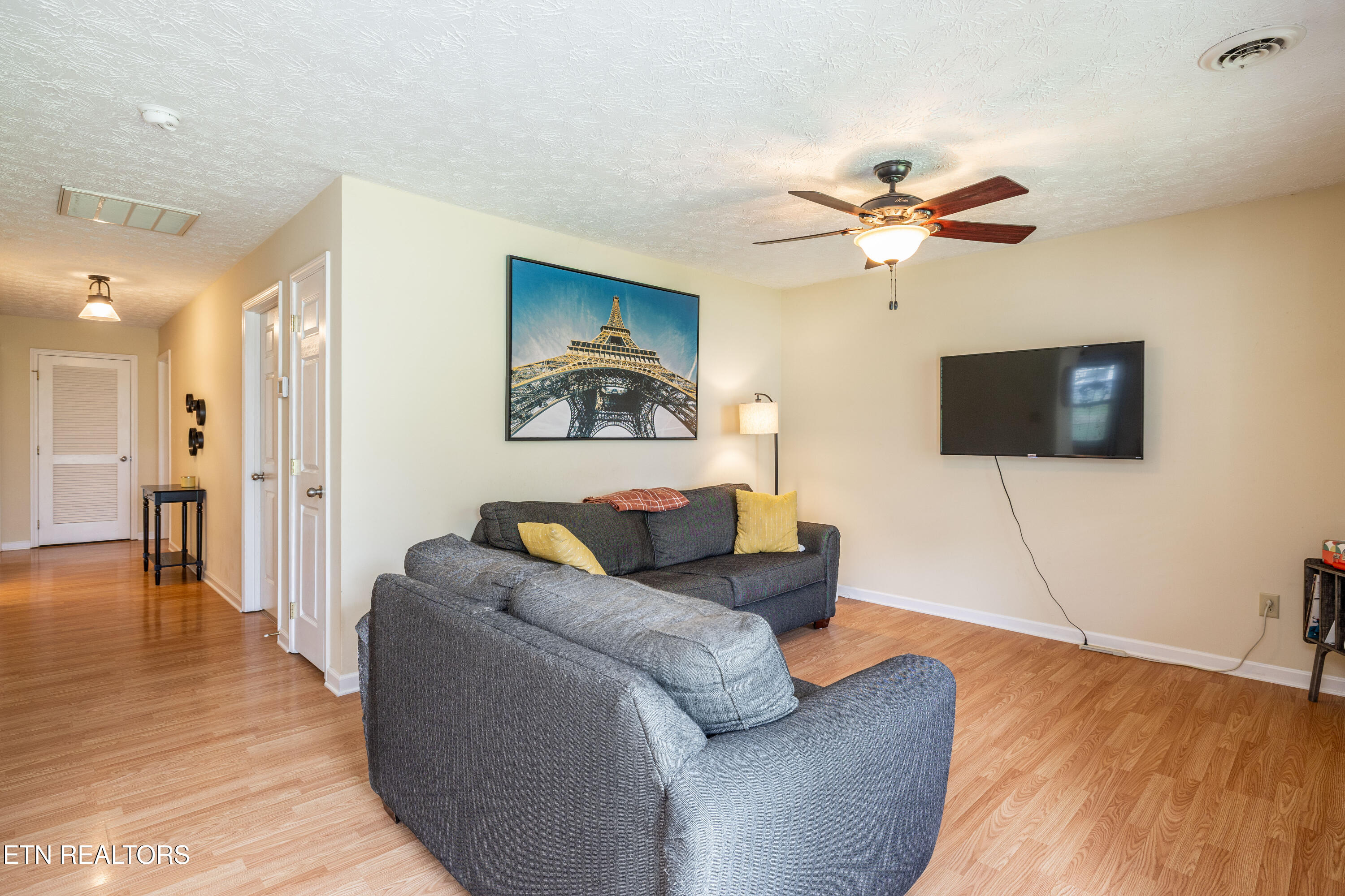 4737 Carver Rd