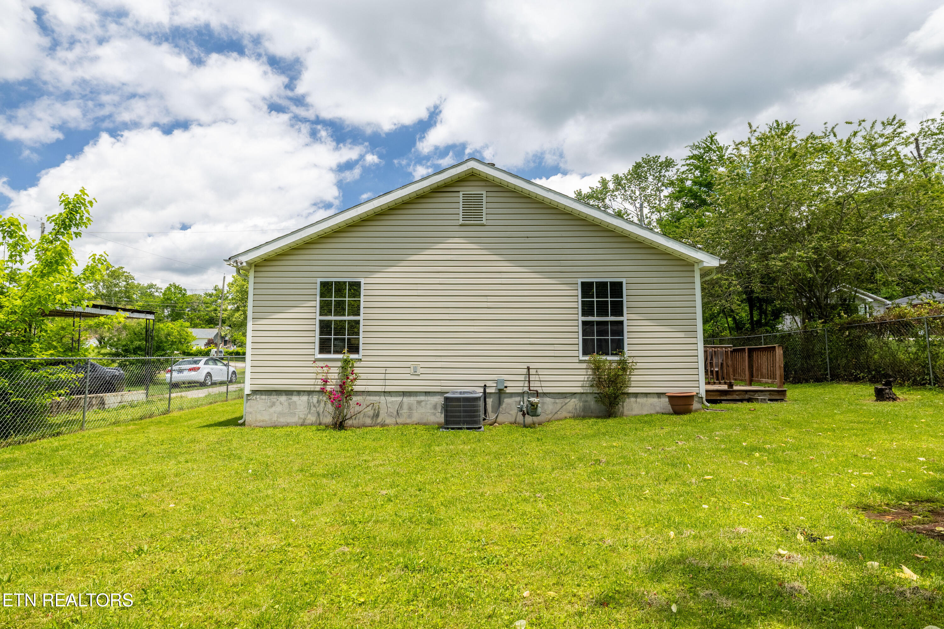 4737 Carver Rd