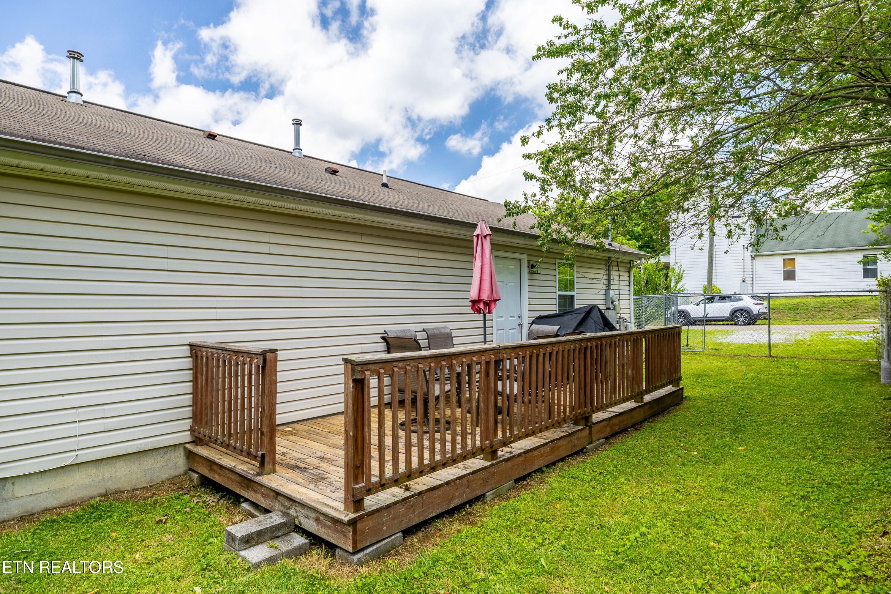 4737 Carver Rd