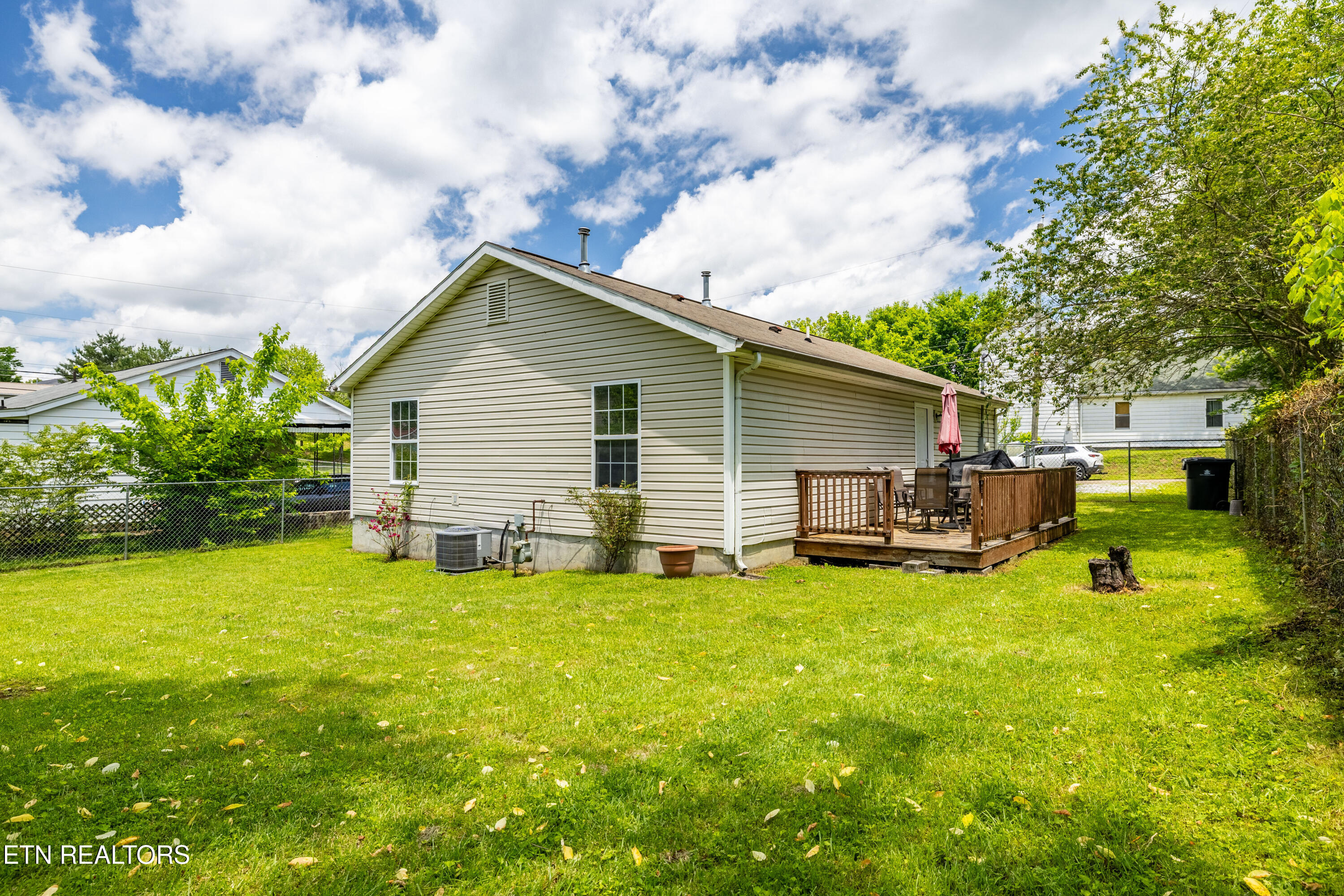 4737 Carver Rd