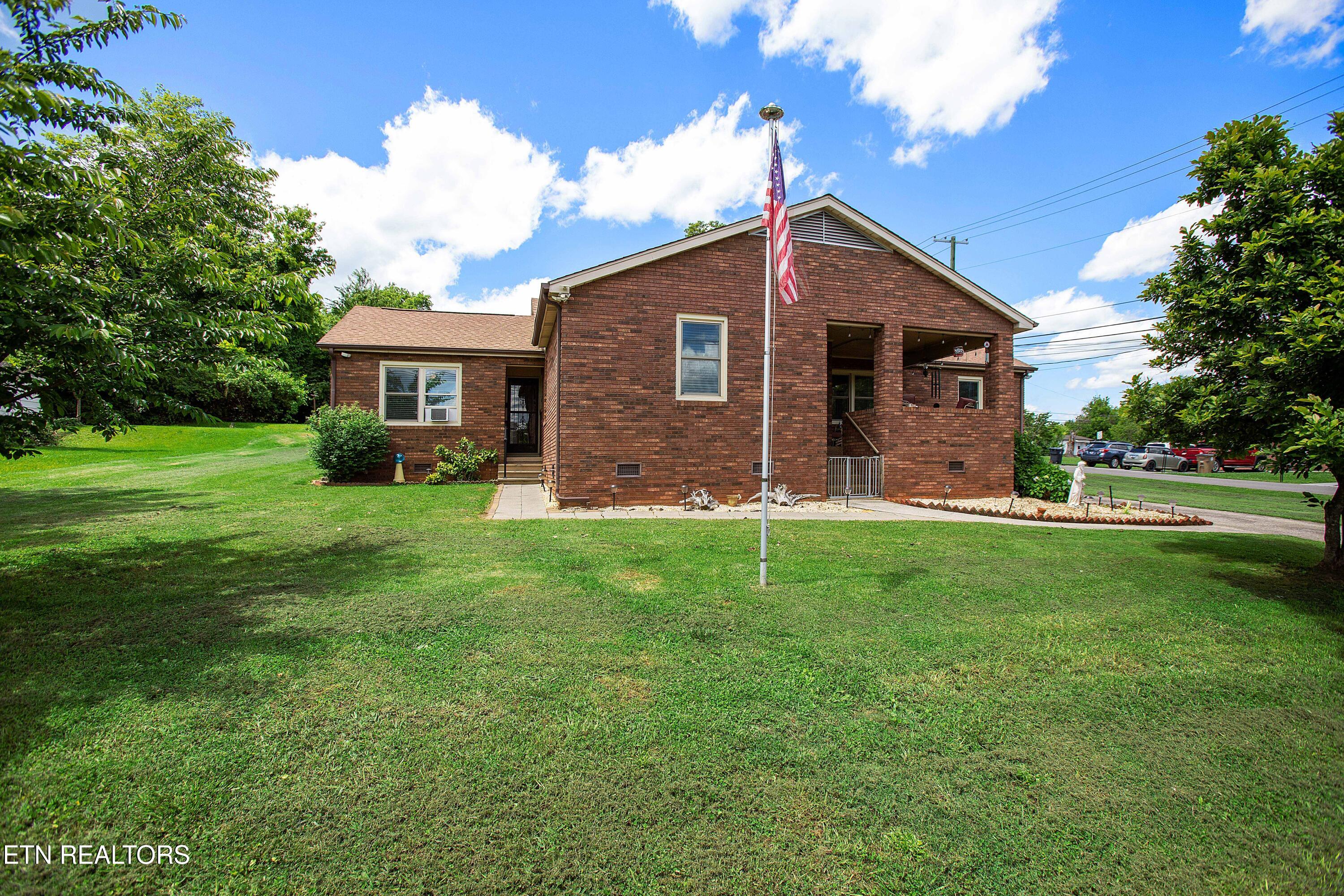 2231 Holbrook Drive