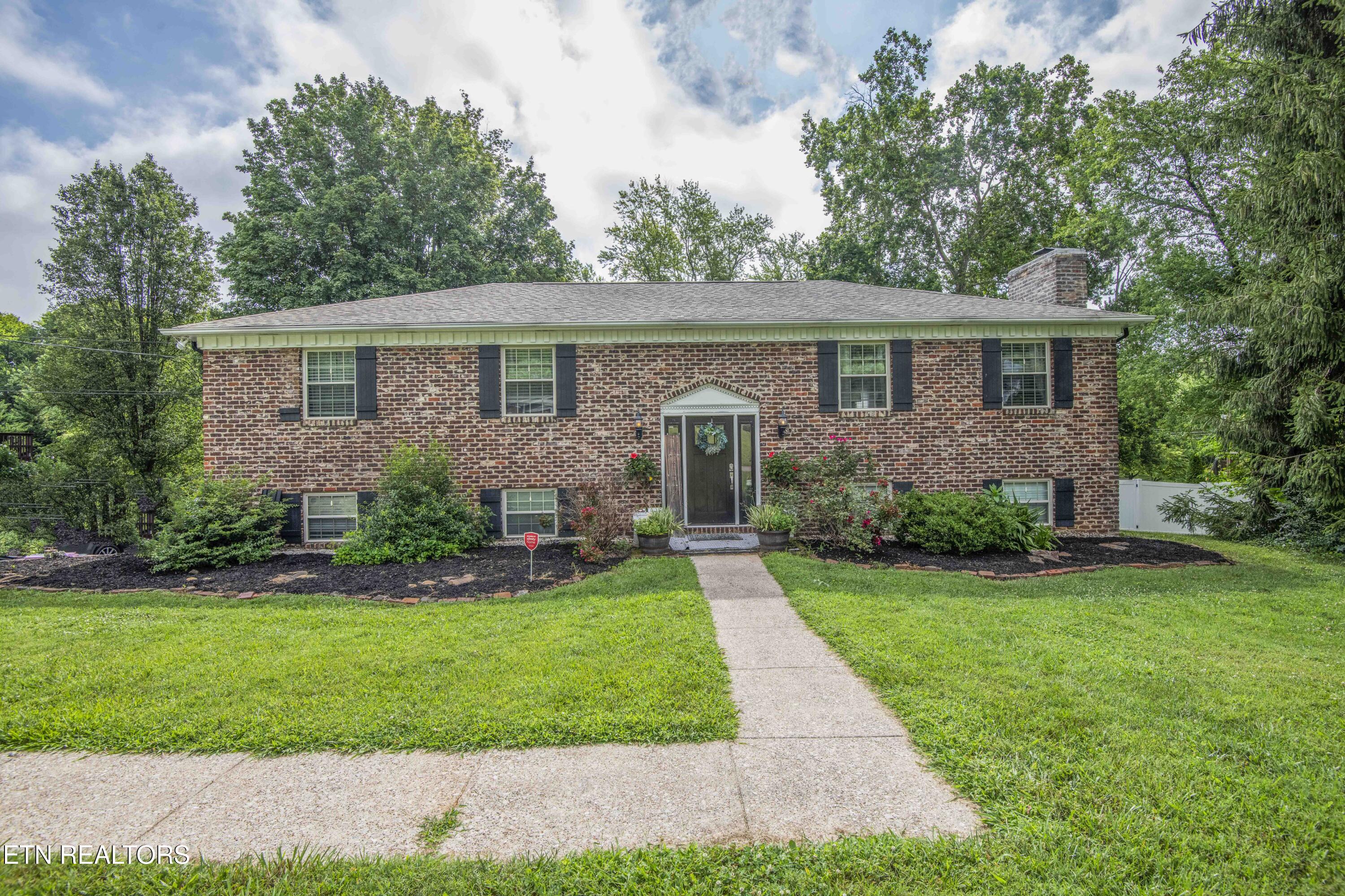 1104 Remington Rd