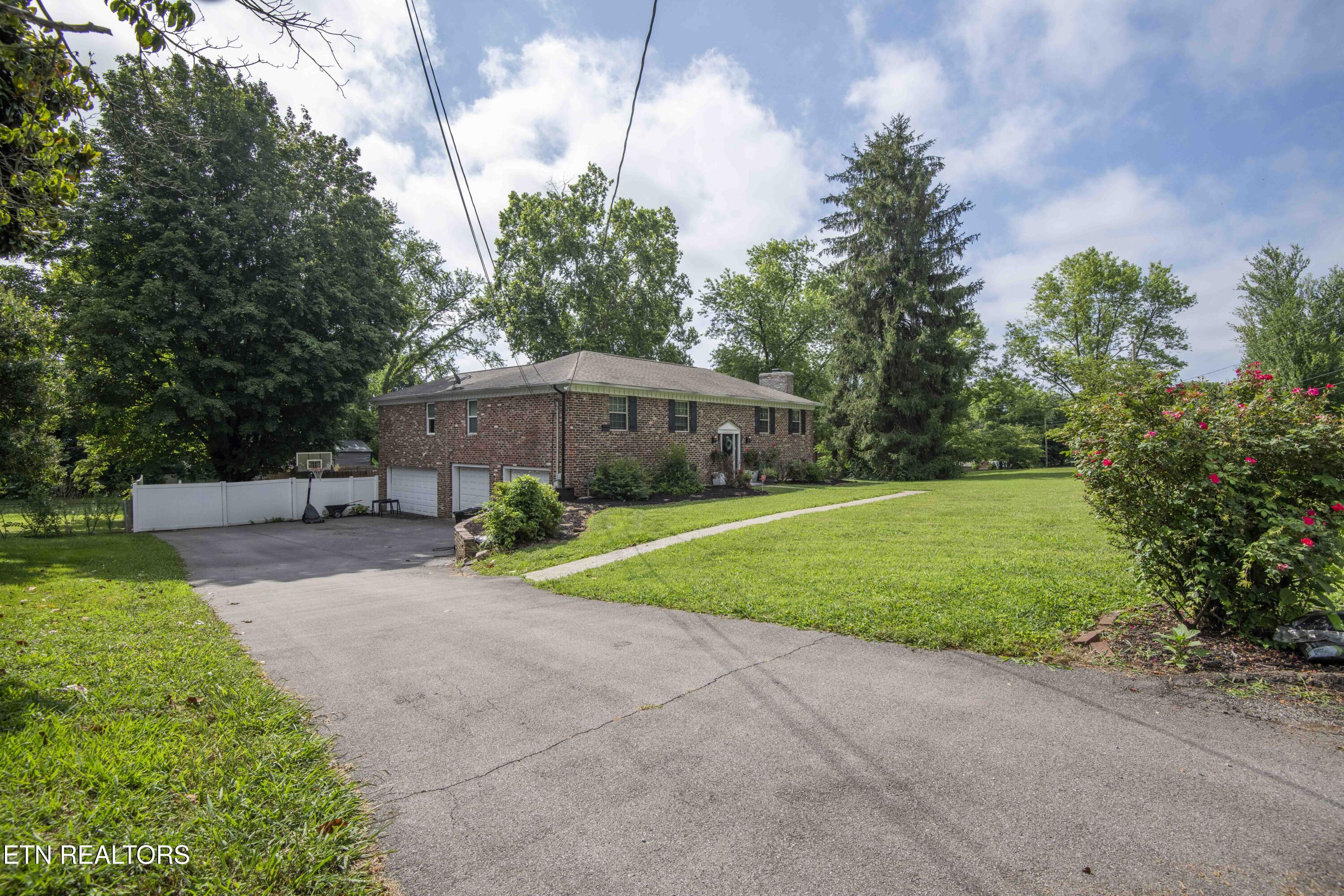 1104 Remington Rd