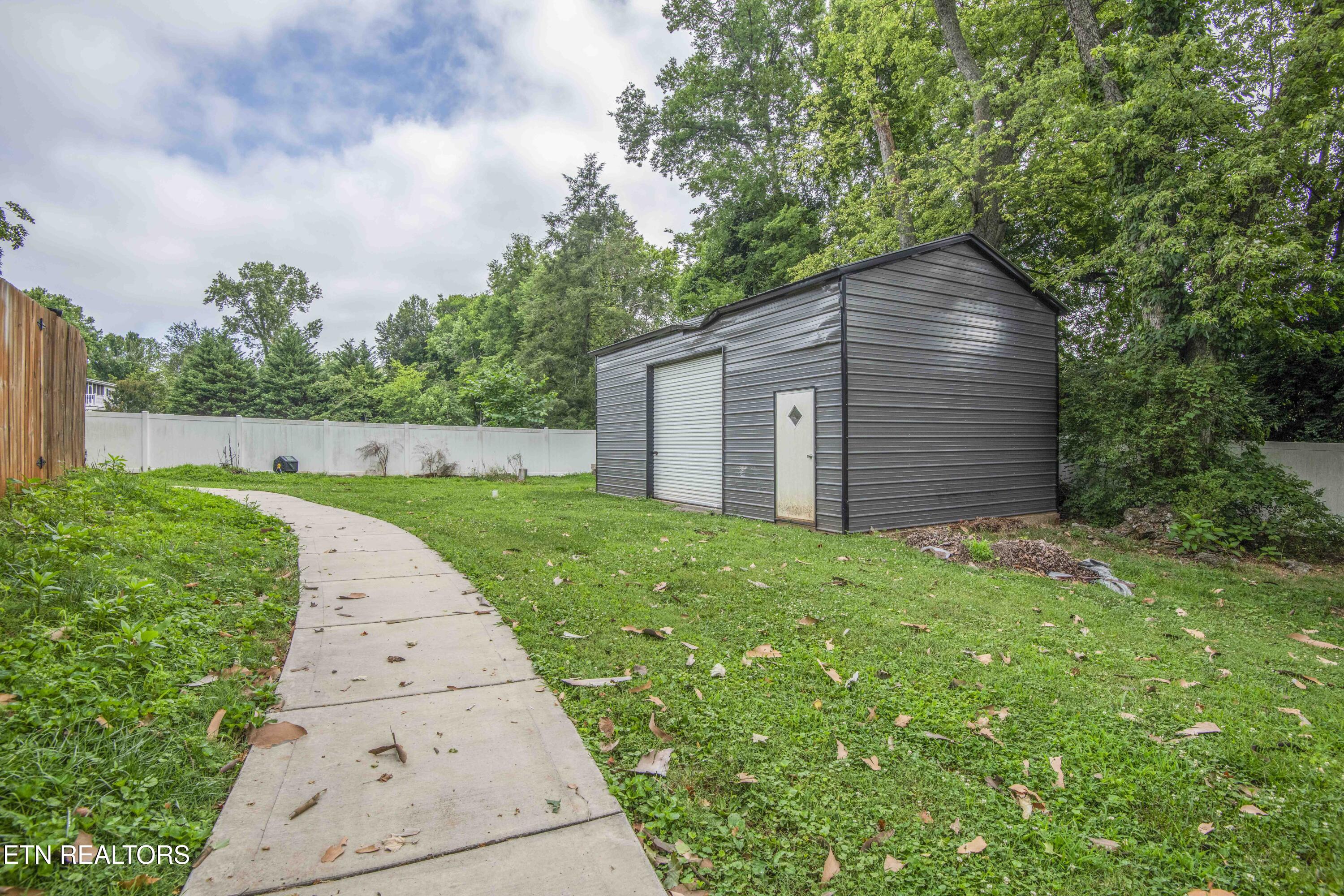 1104 Remington Rd