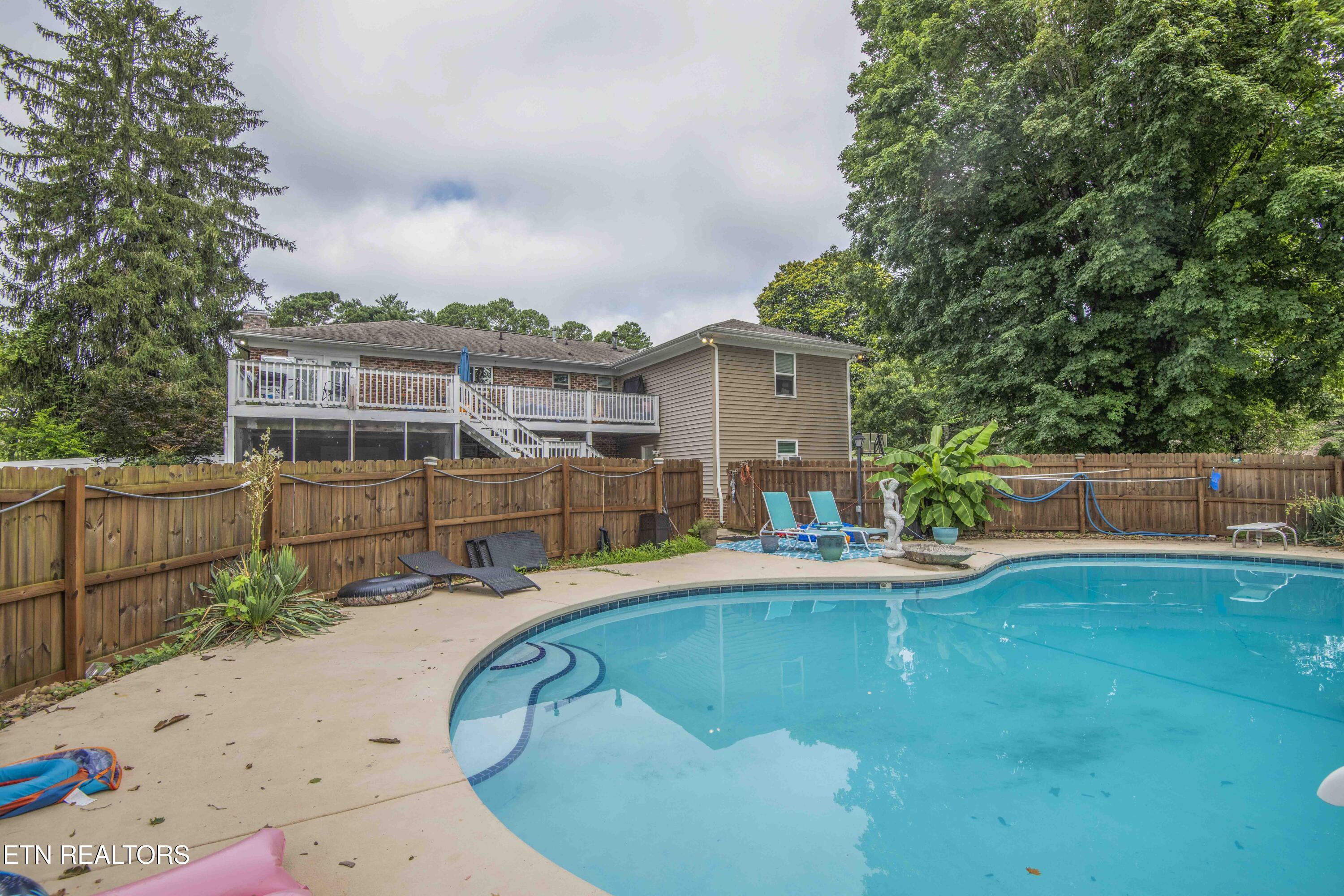 1104 Remington Rd