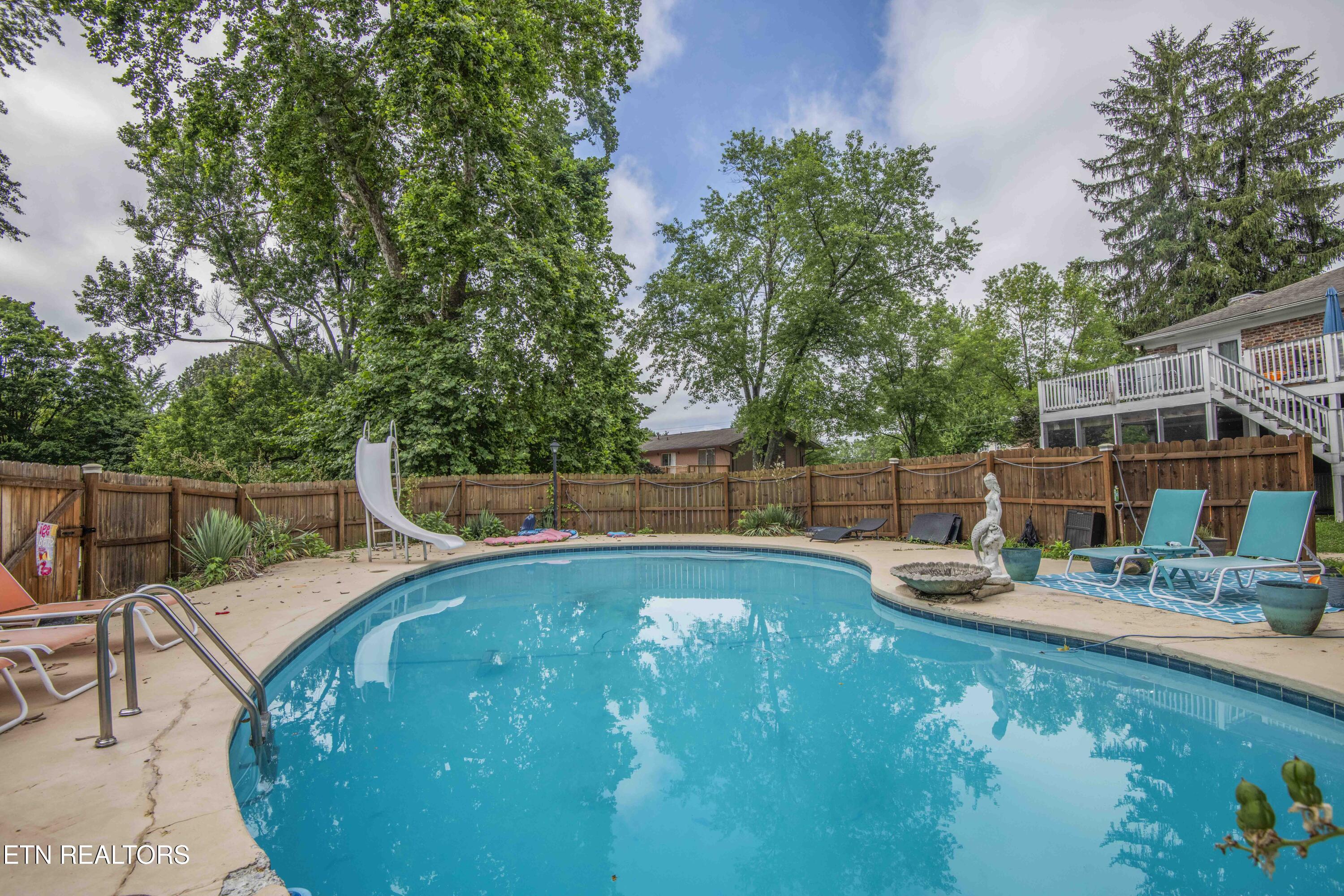 1104 Remington Rd
