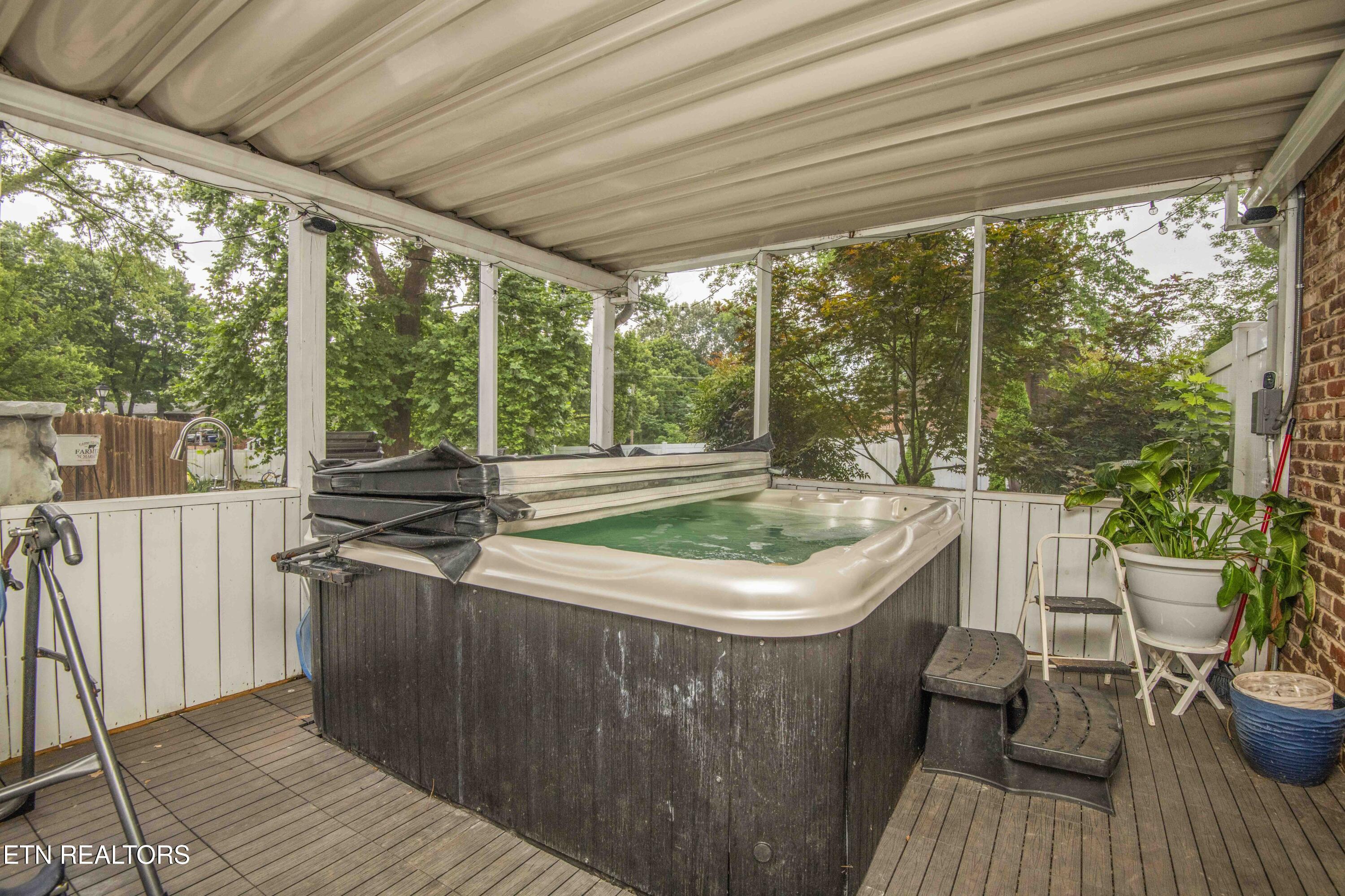 1104 Remington Rd