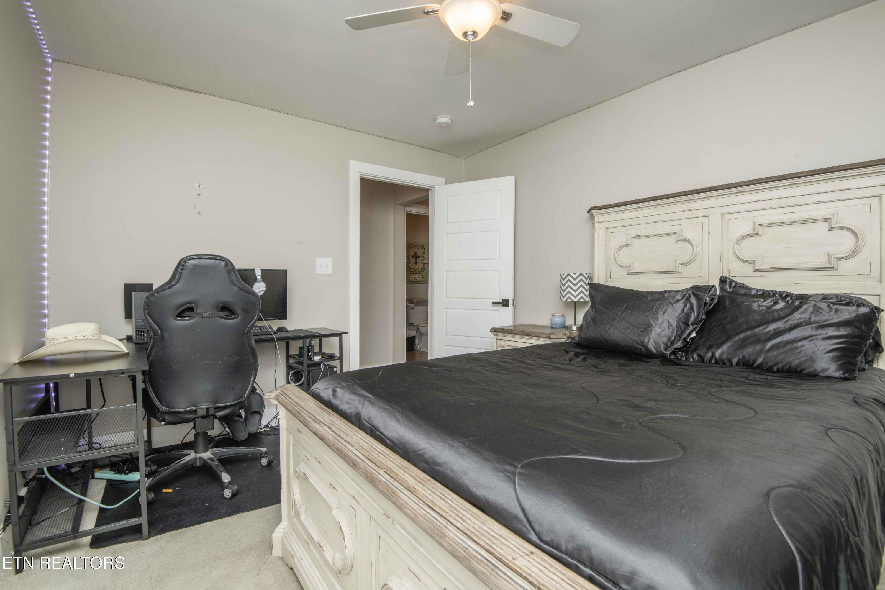 1104 Remington Rd