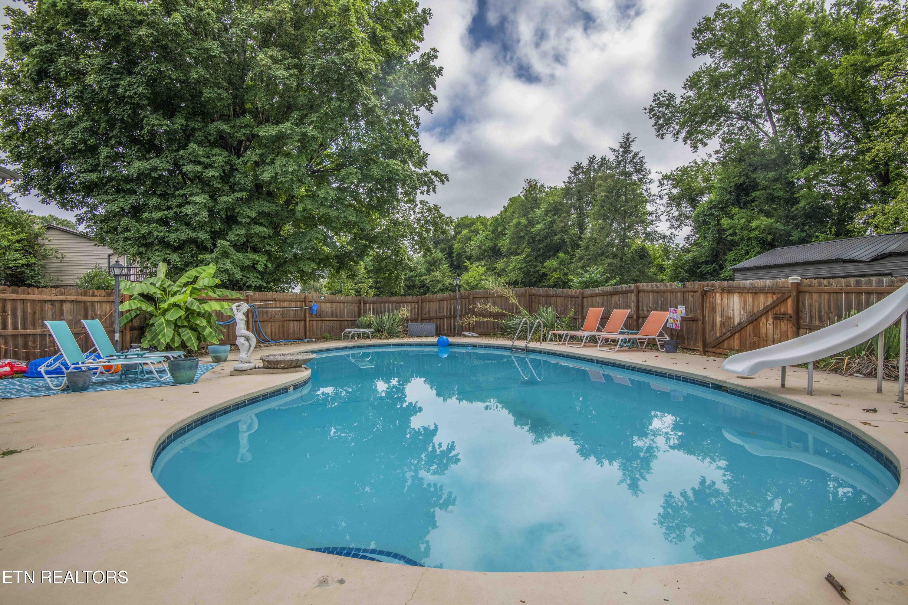 1104 Remington Rd