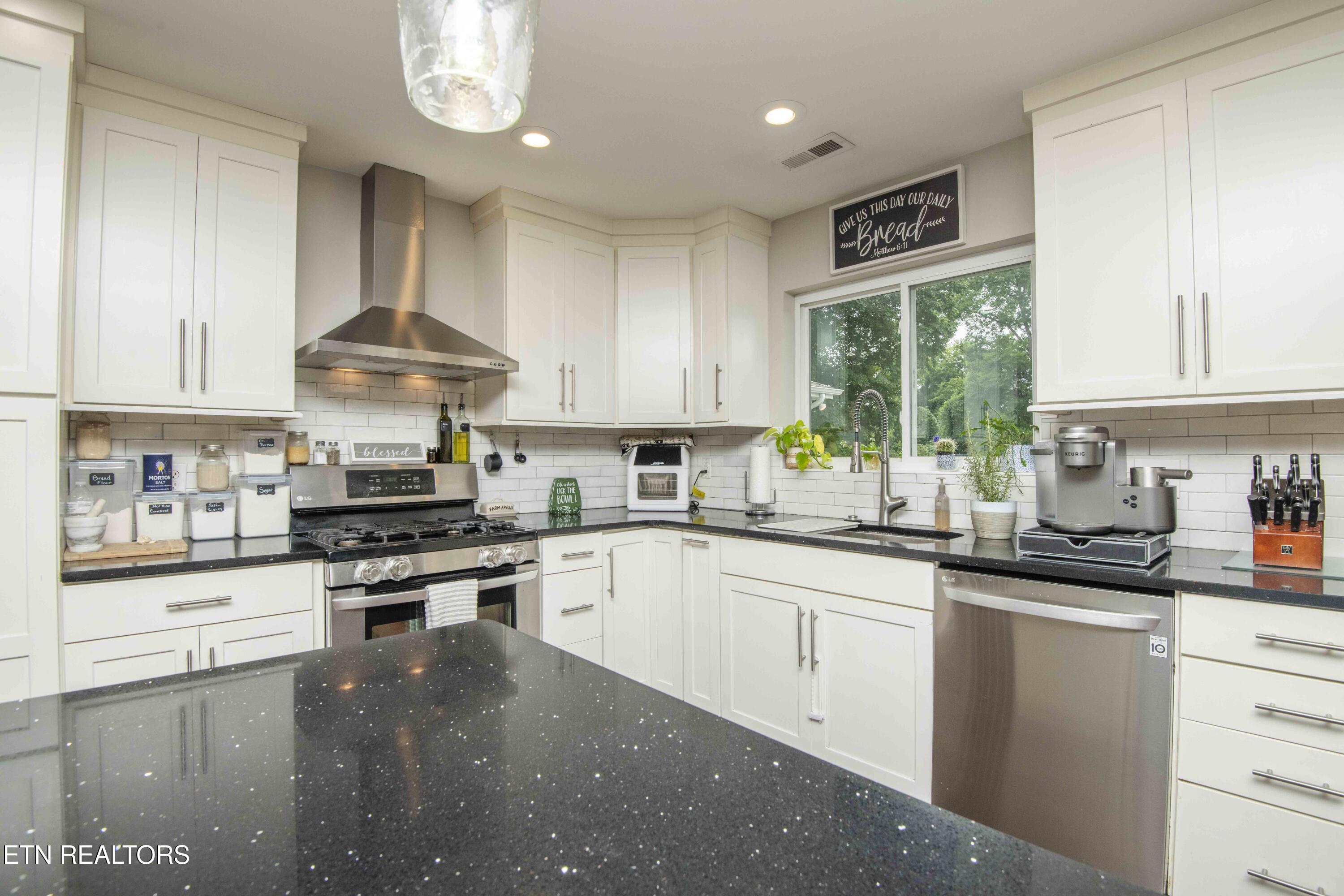 1104 Remington Rd