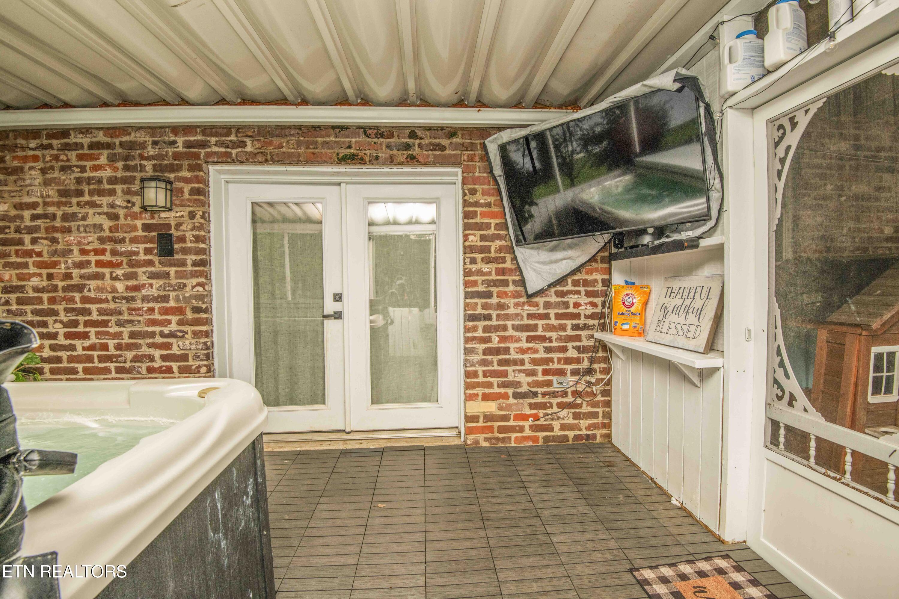 1104 Remington Rd