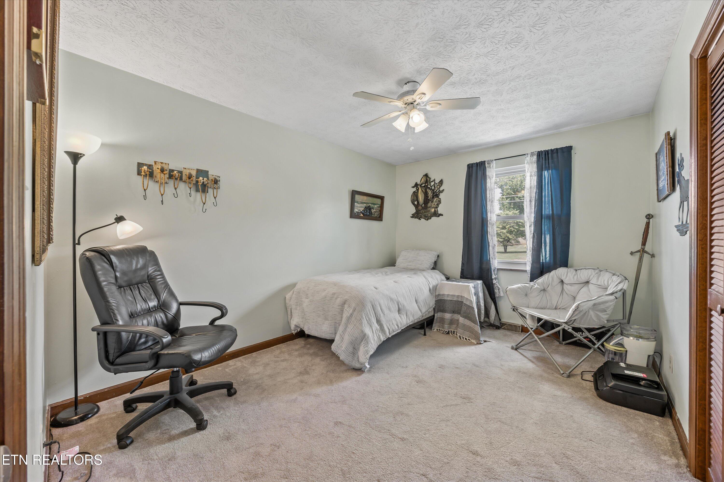 102 Candora Rd