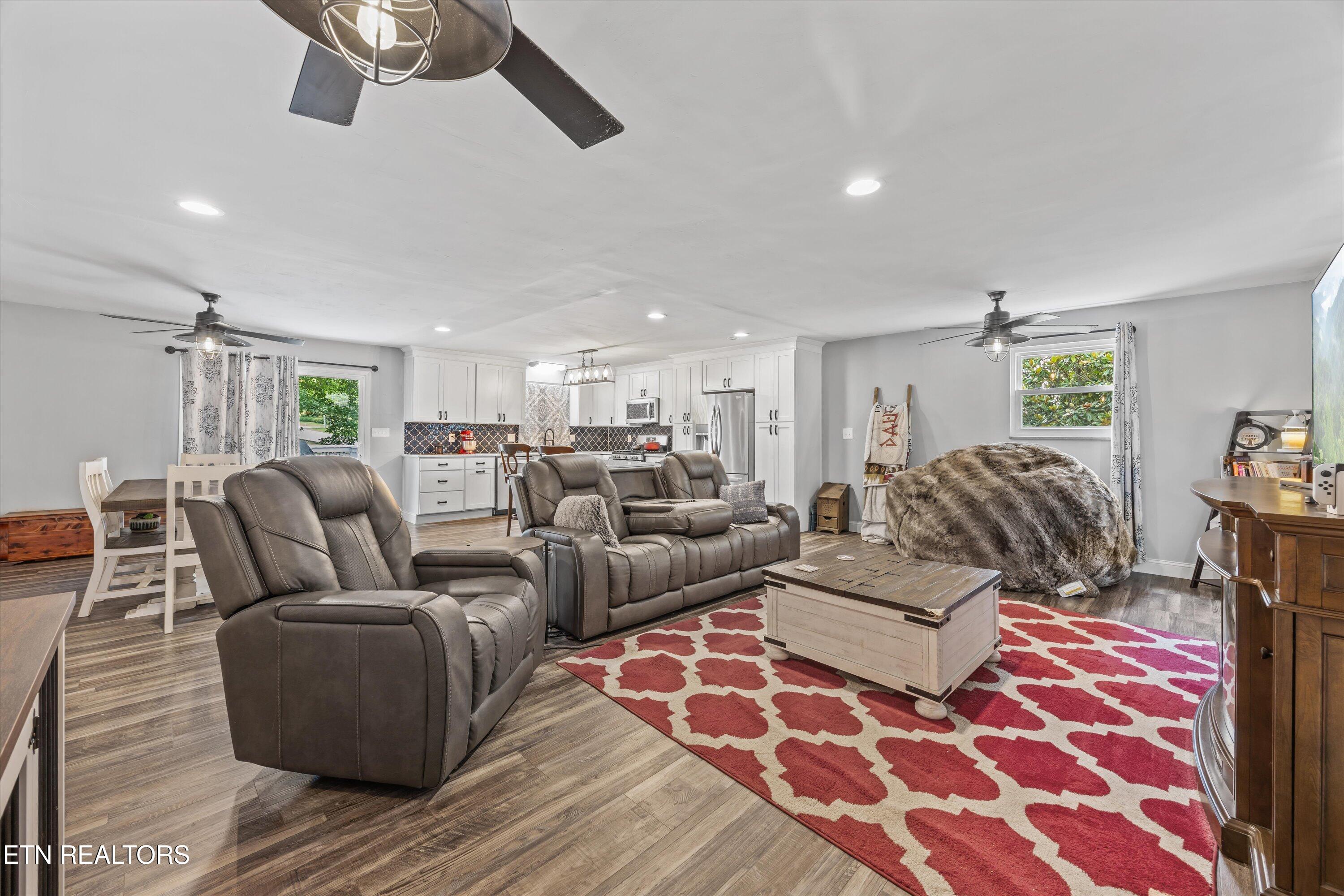 102 Candora Rd