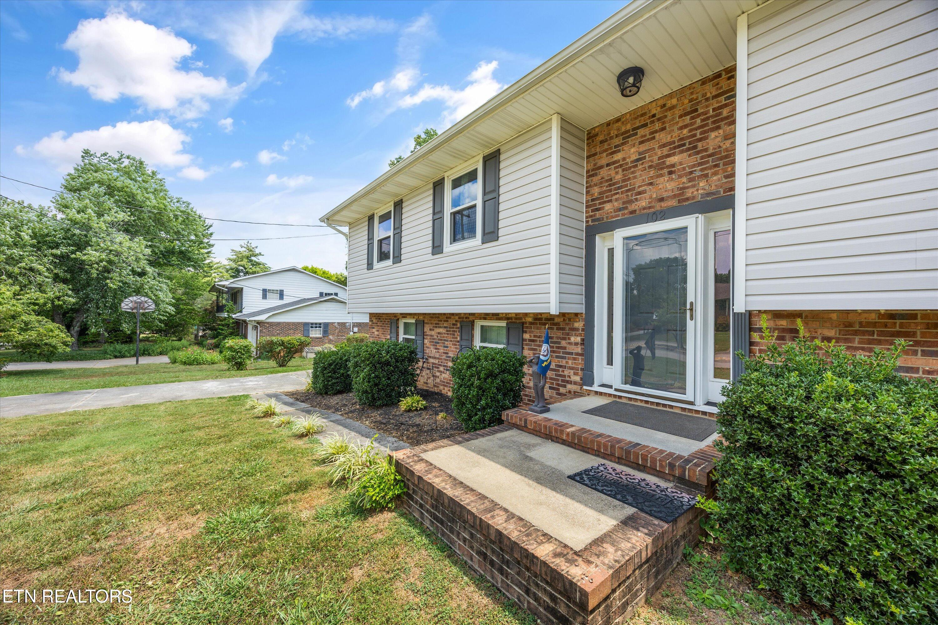 102 Candora Rd