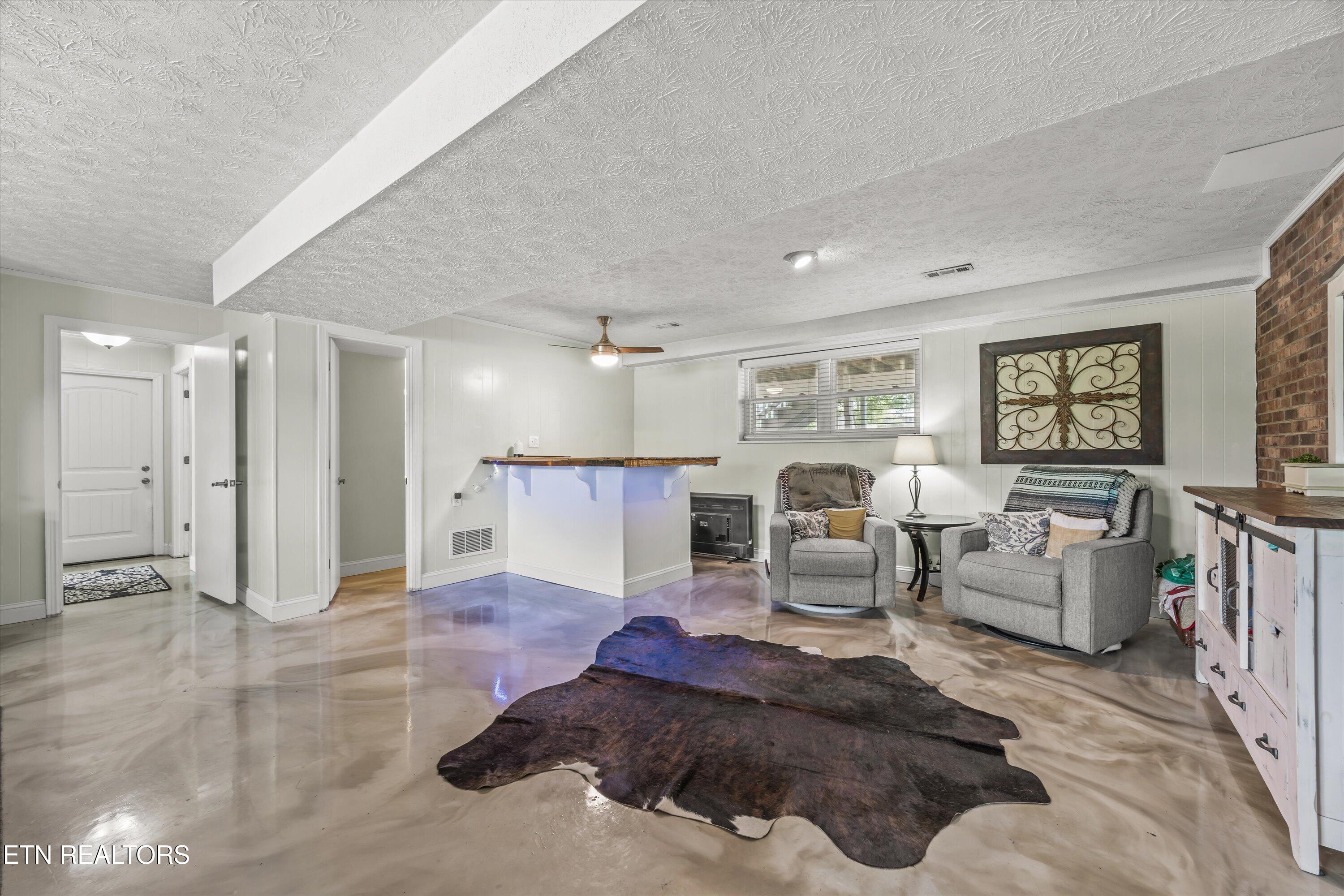 102 Candora Rd