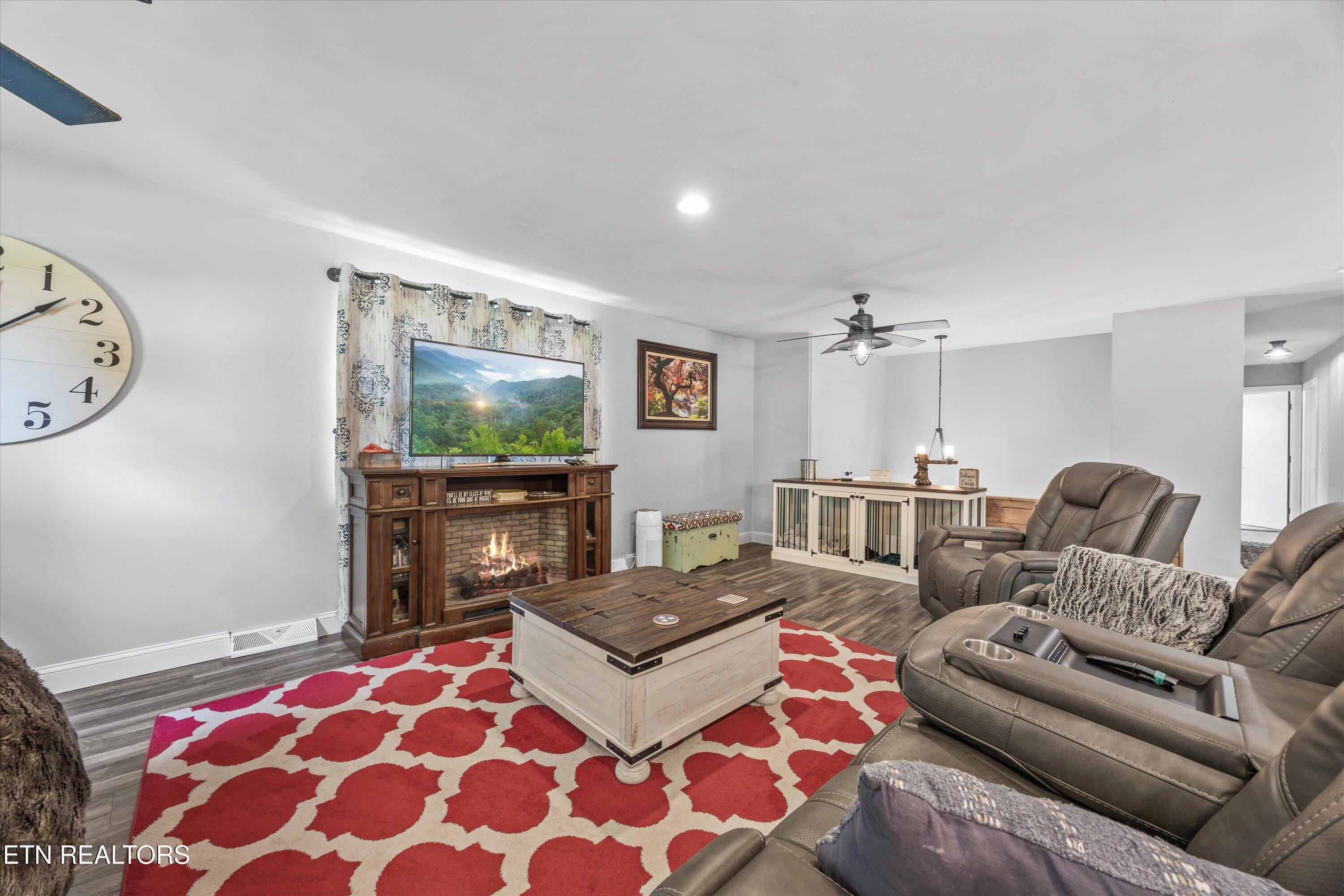 102 Candora Rd