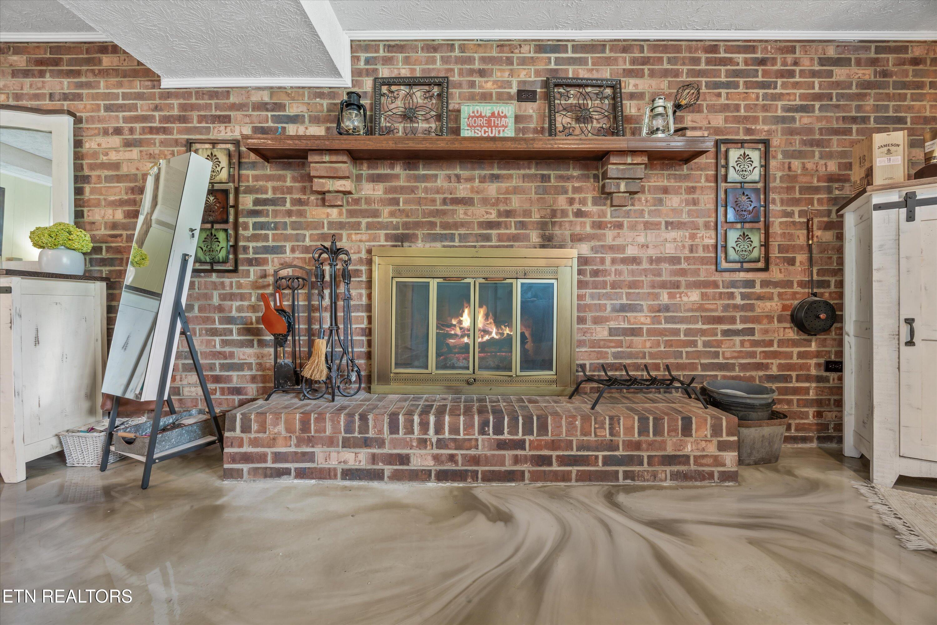 102 Candora Rd