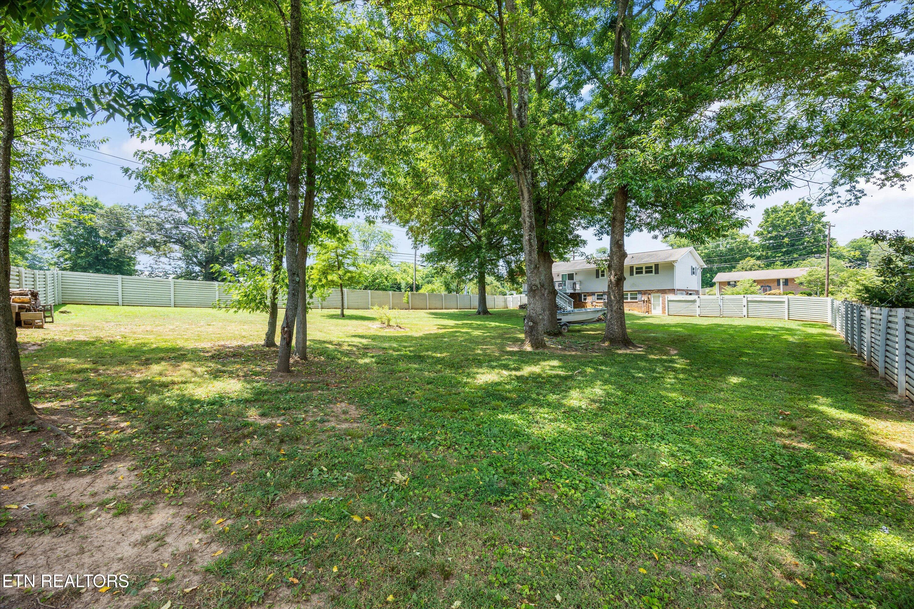 102 Candora Rd