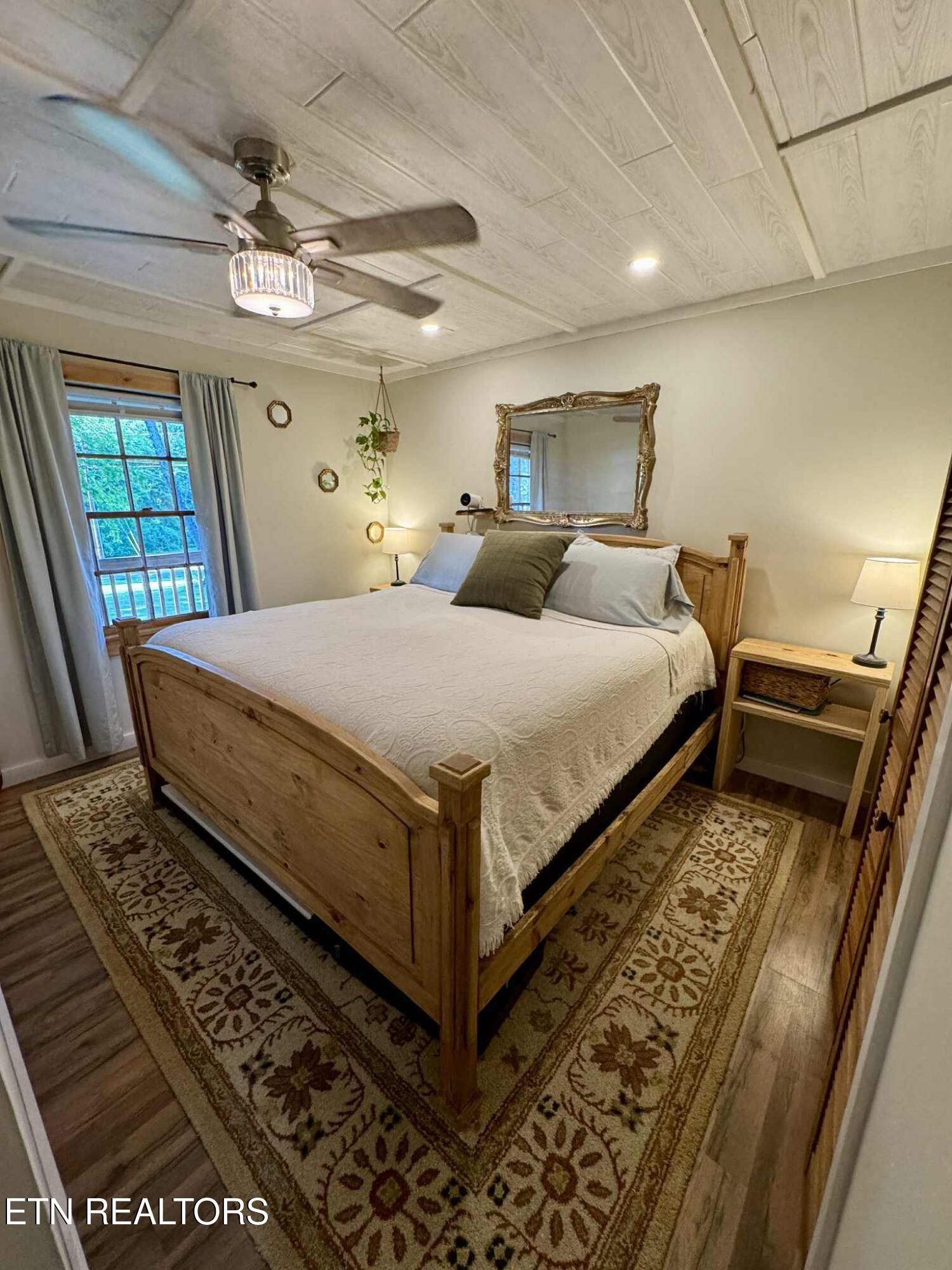 105 Lakeshore View Drive
