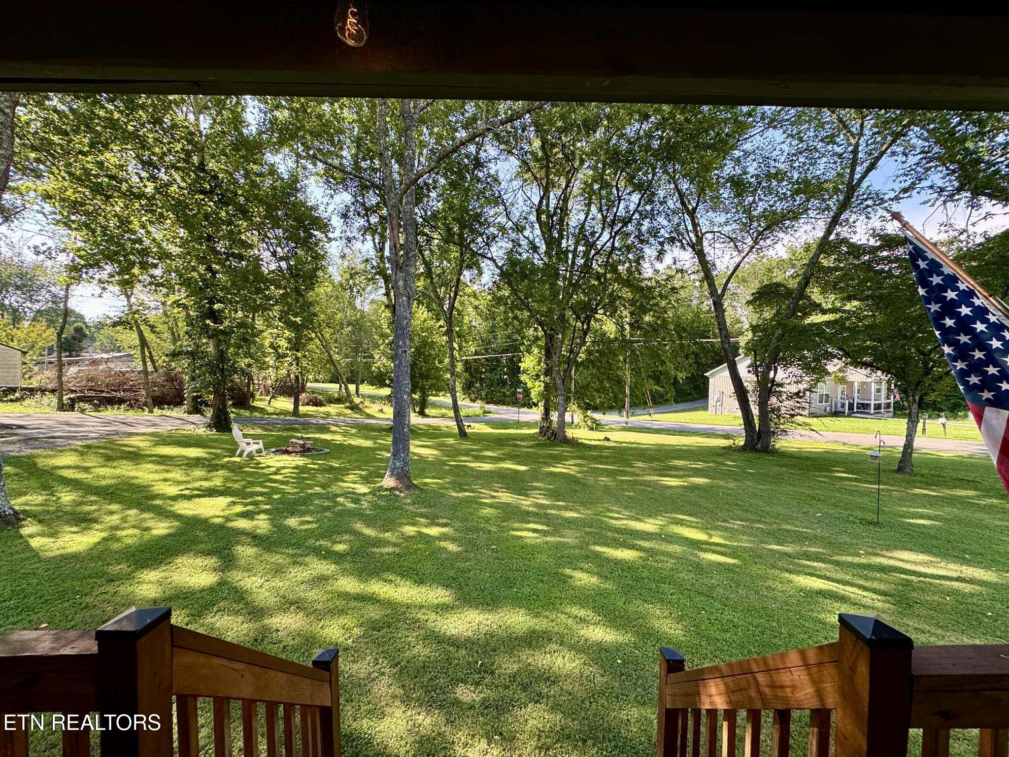 105 Lakeshore View Drive