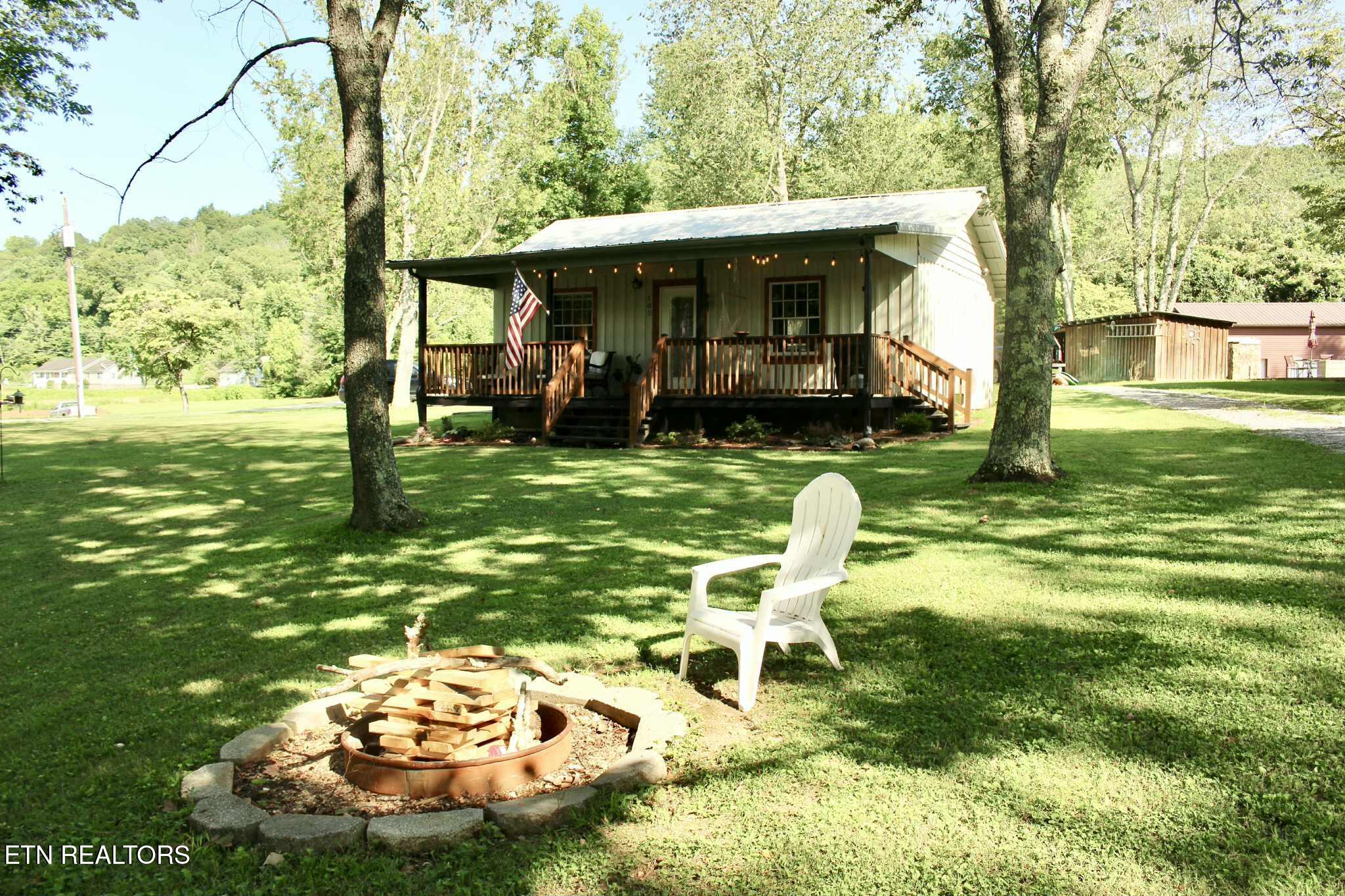 105 Lakeshore View Drive