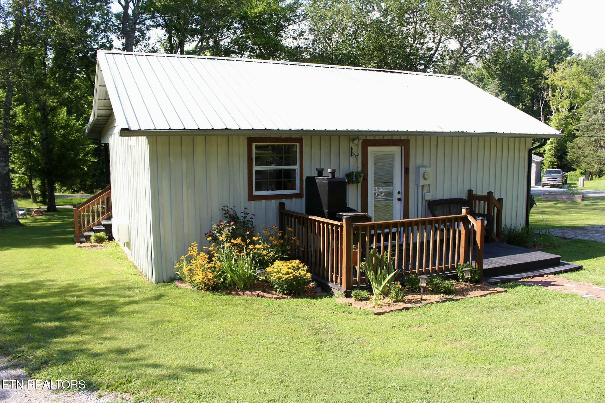 105 Lakeshore View Drive