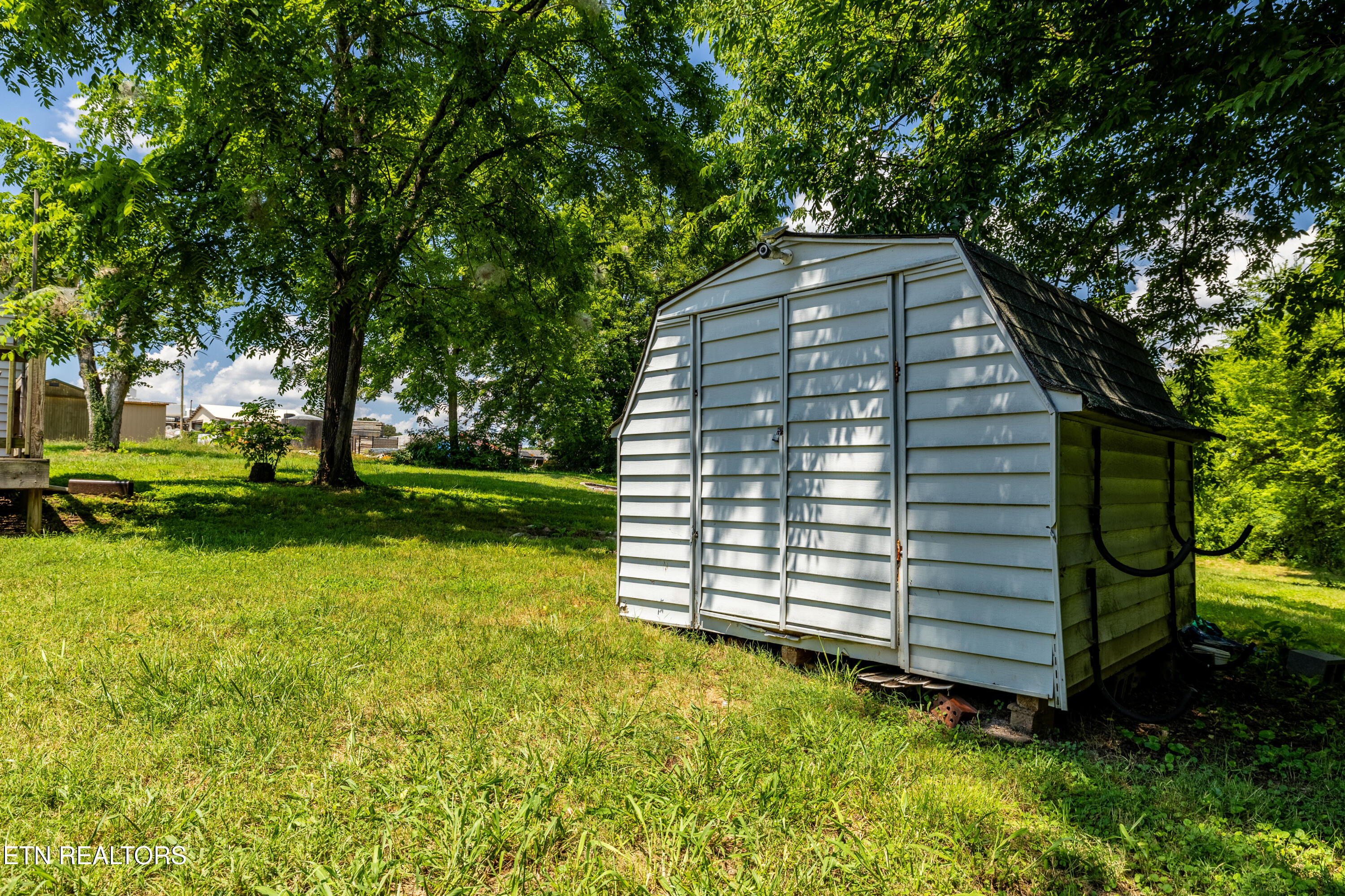 322 Abrams St