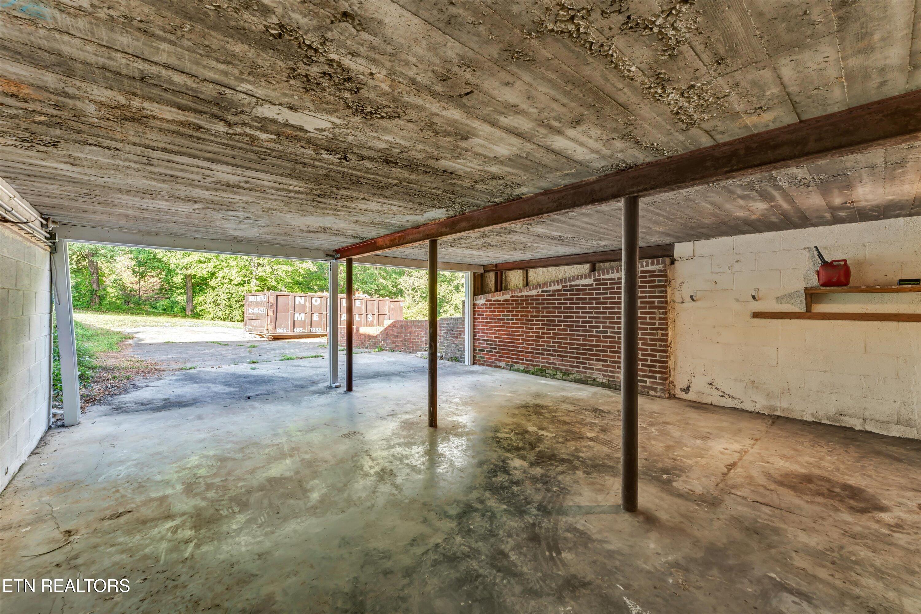 6221 Babelay Rd