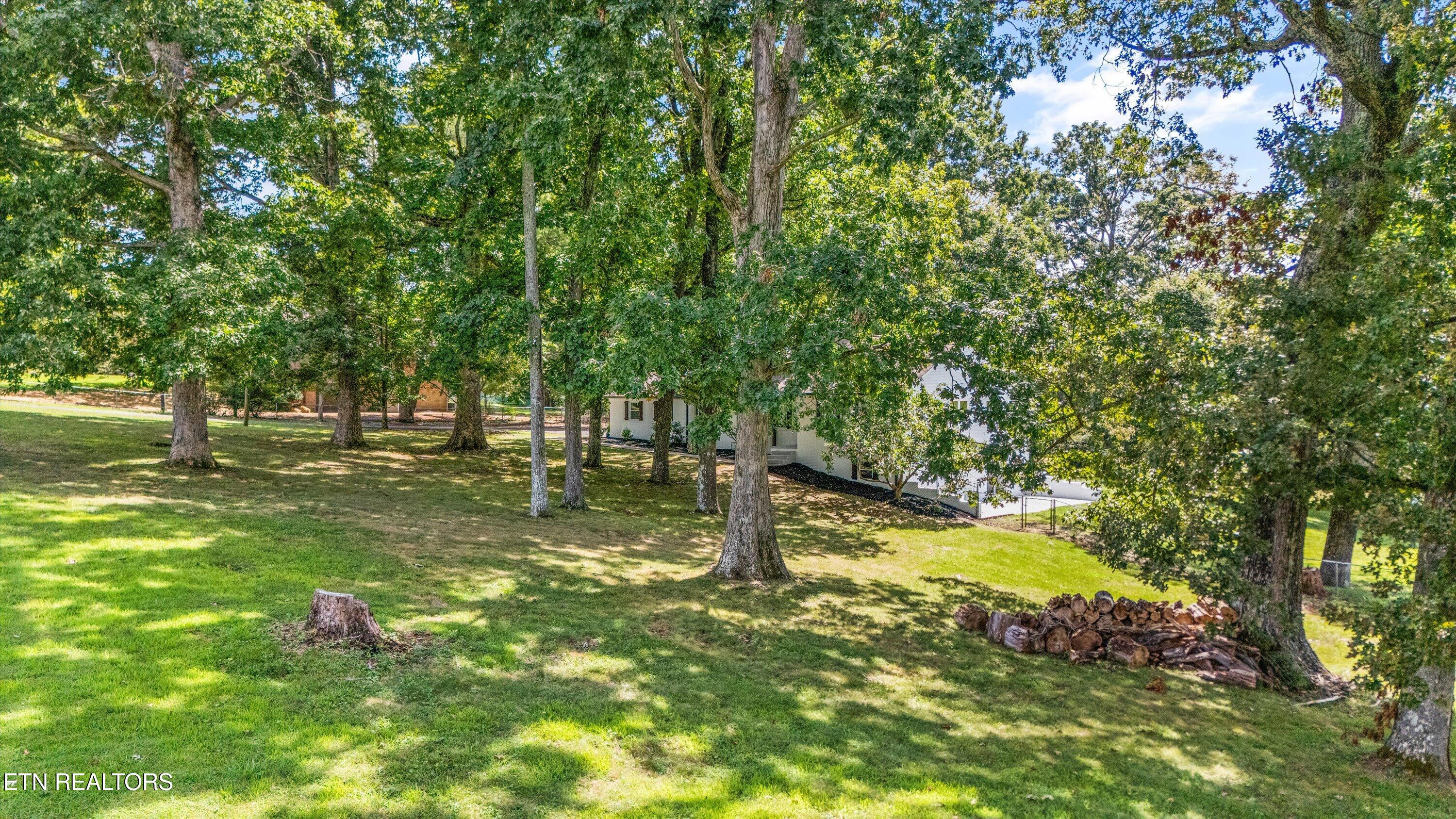 1939 Smoky View Circle