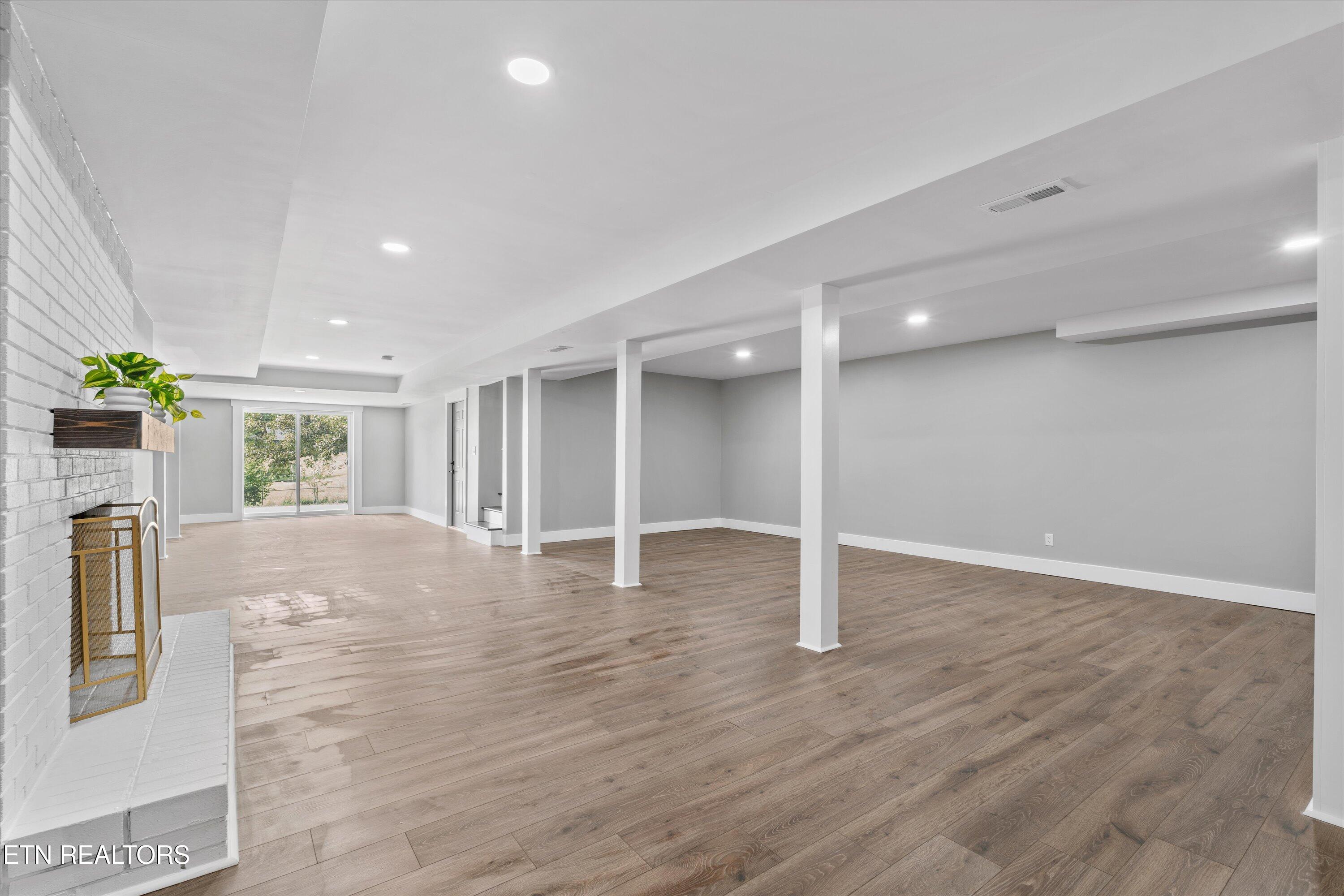 1939 Smoky View Circle