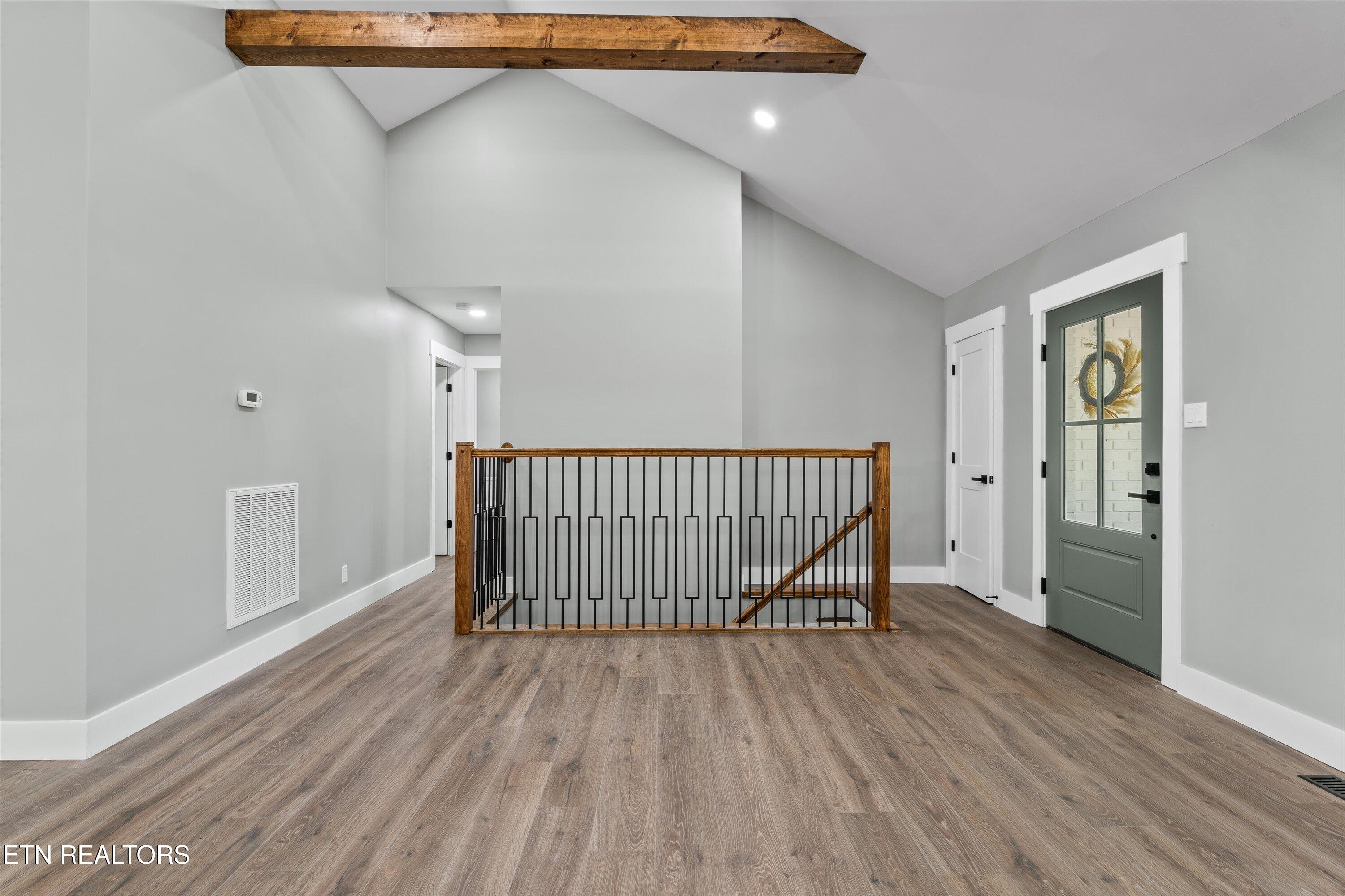 1939 Smoky View Circle