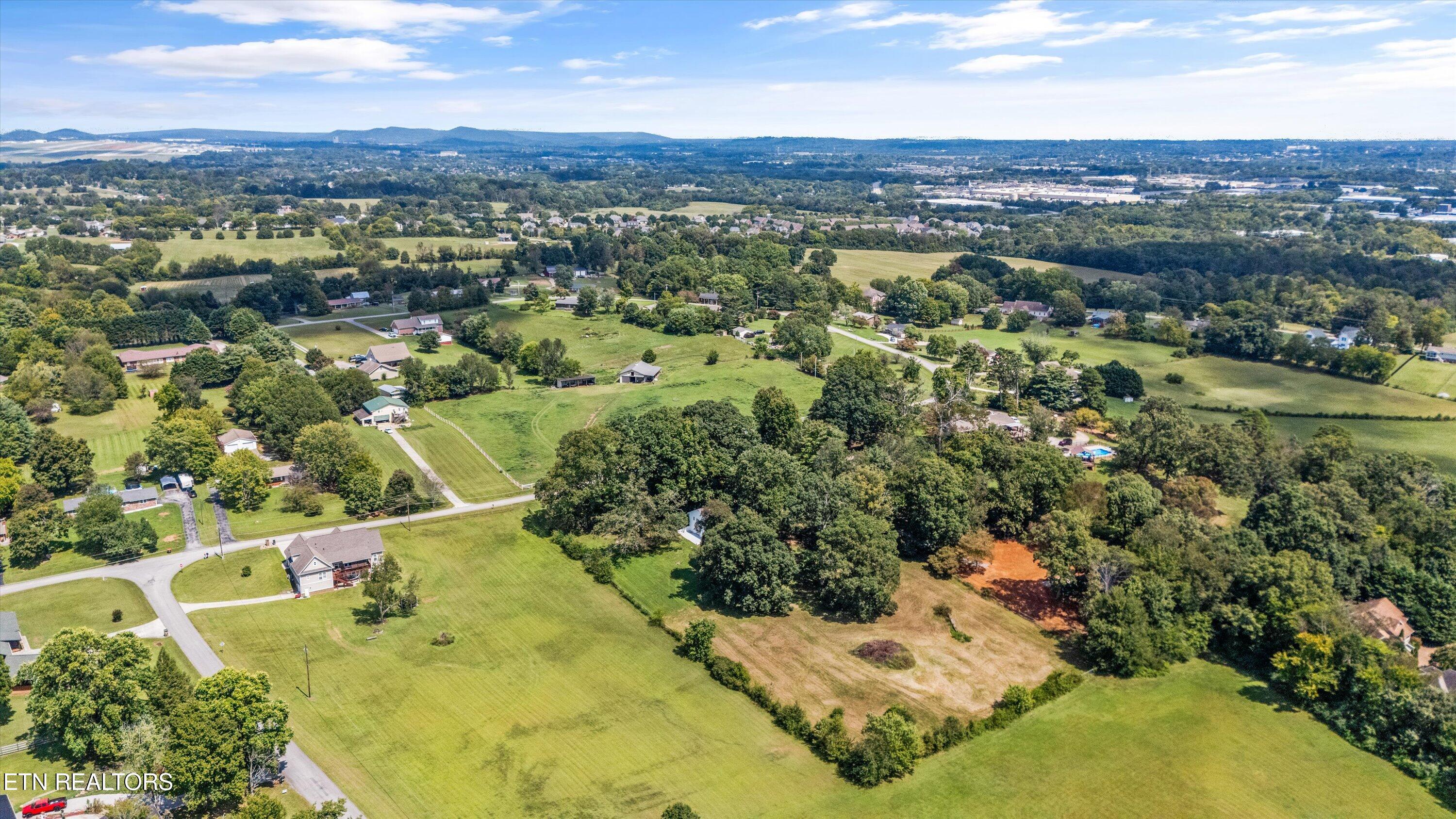 1939 Smoky View Circle