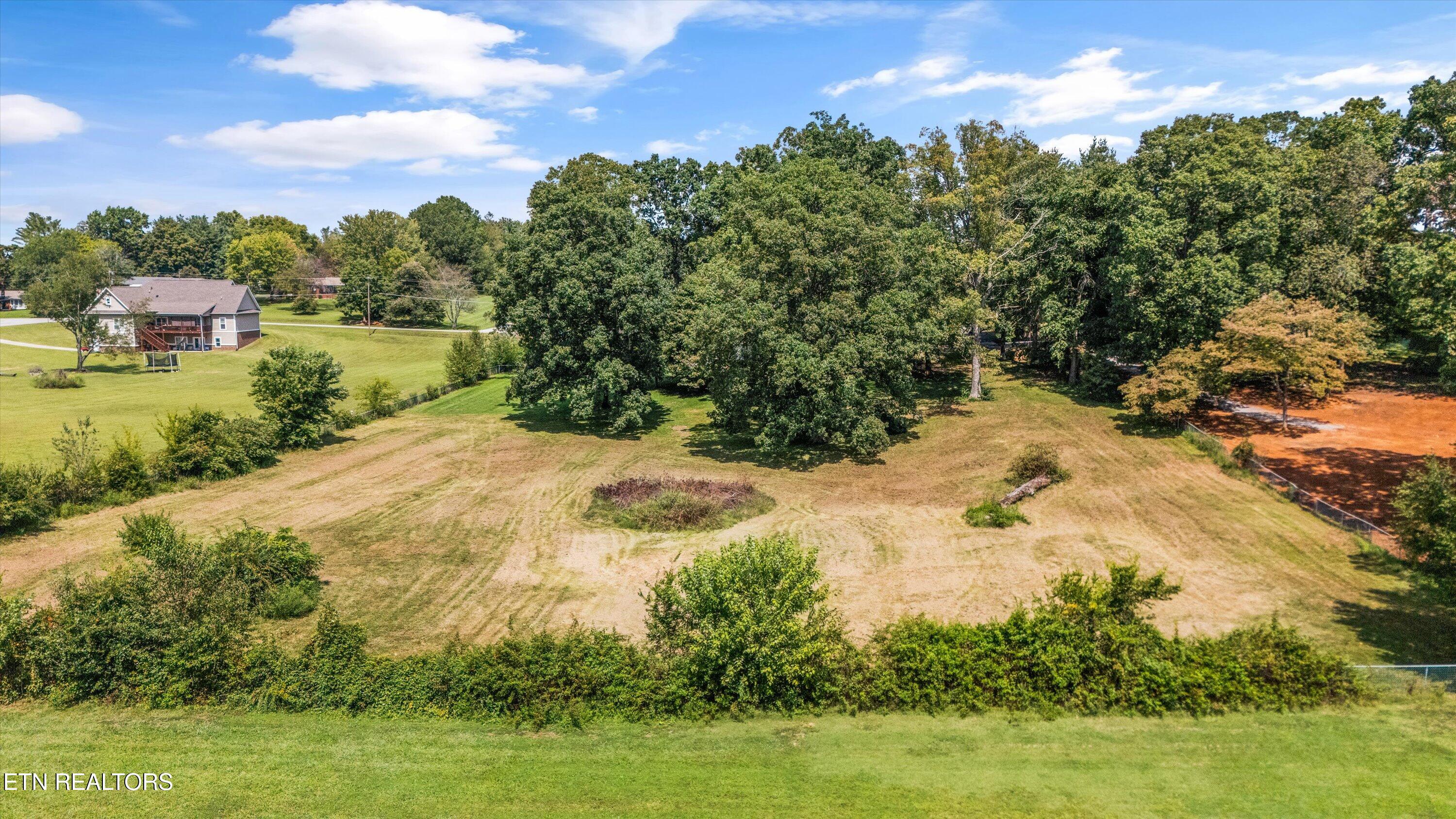 1939 Smoky View Circle