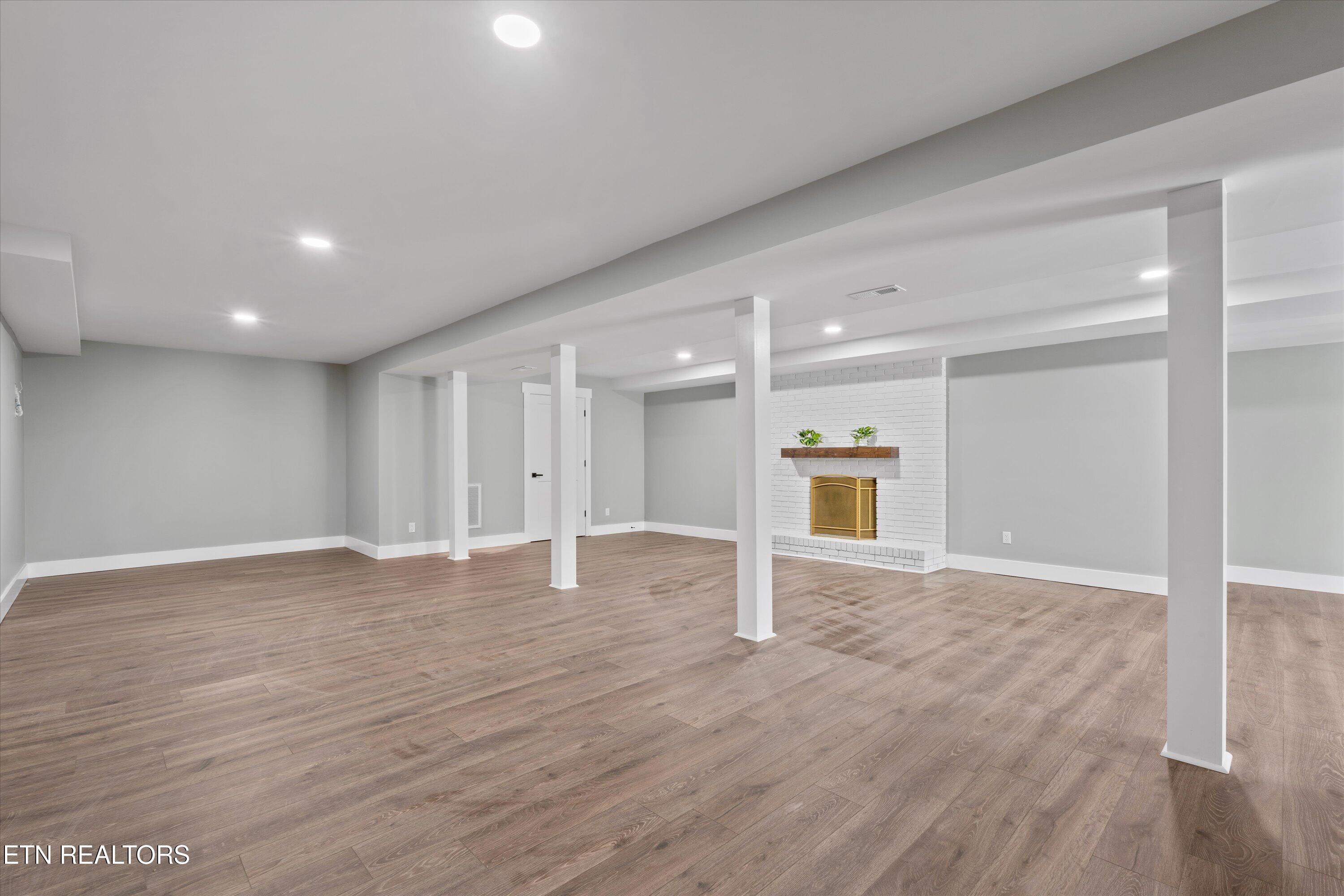 1939 Smoky View Circle
