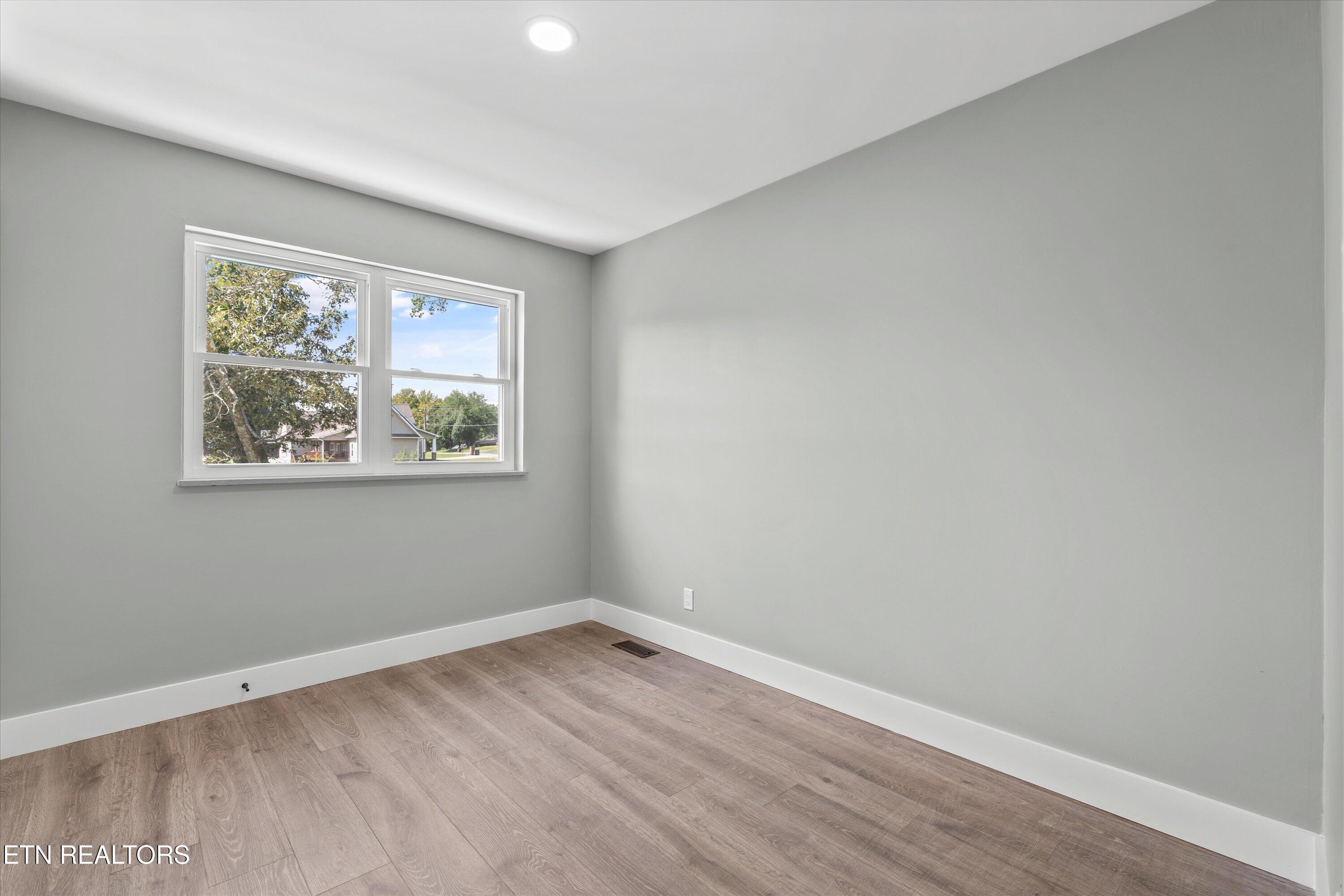 1939 Smoky View Circle