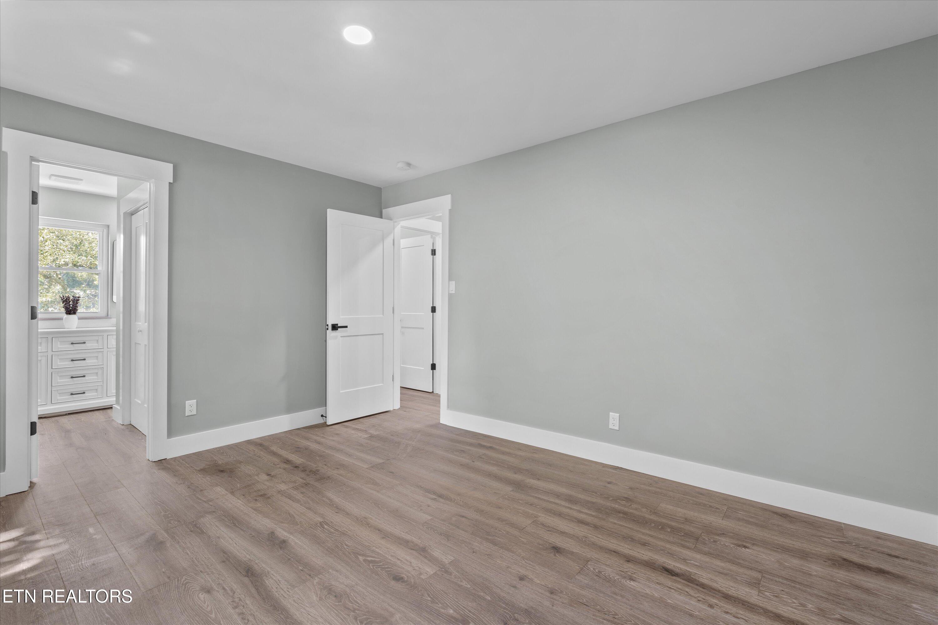 1939 Smoky View Circle