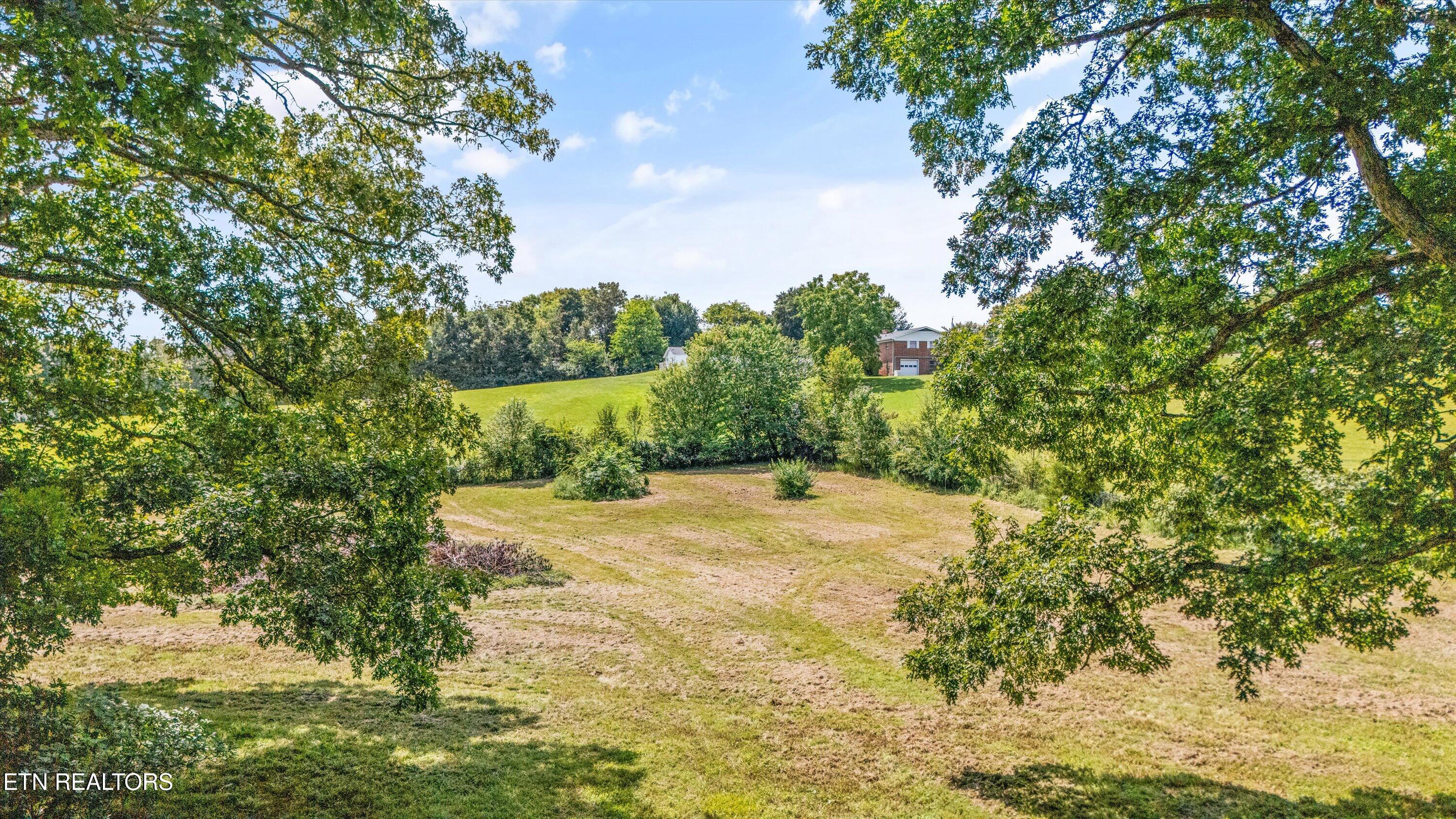 1939 Smoky View Circle