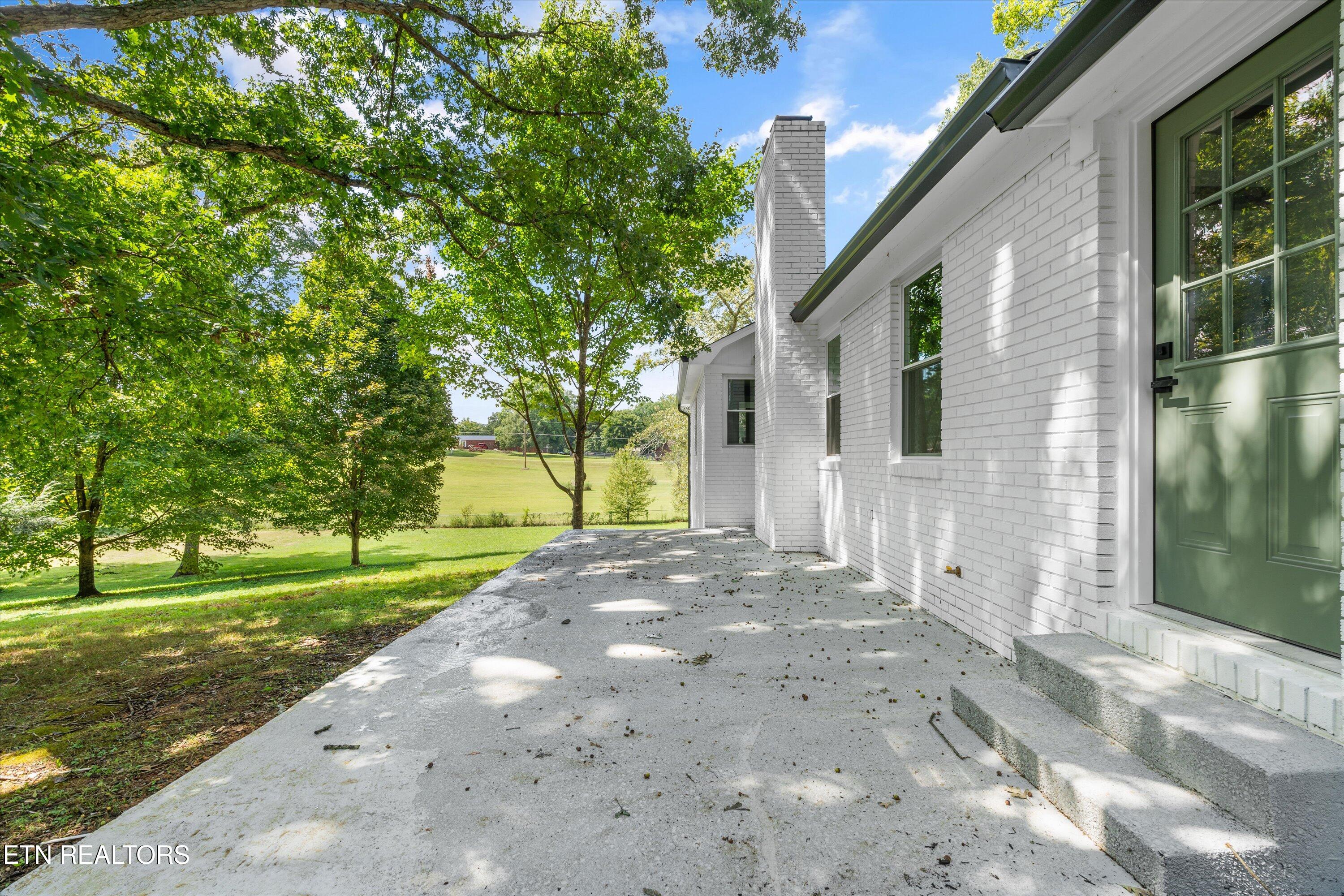 1939 Smoky View Circle