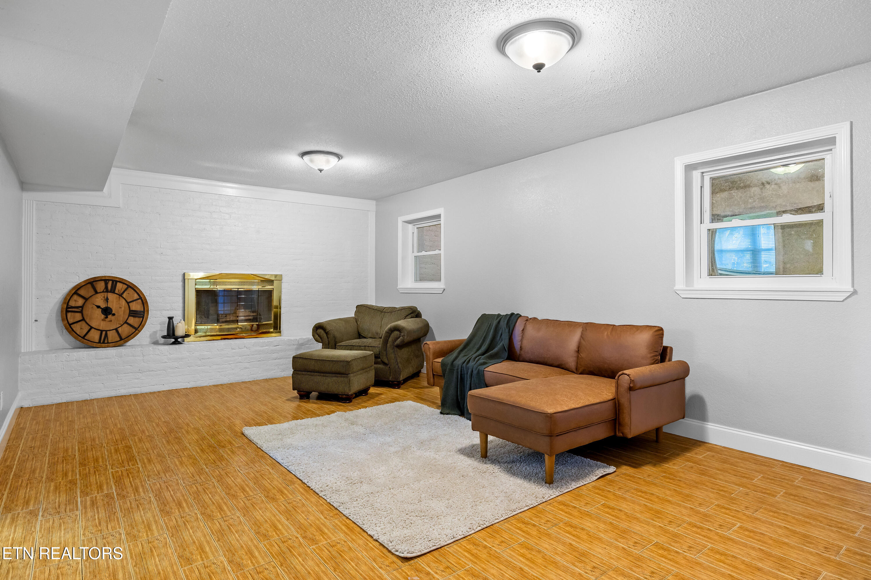 11909 Midhurst Drive