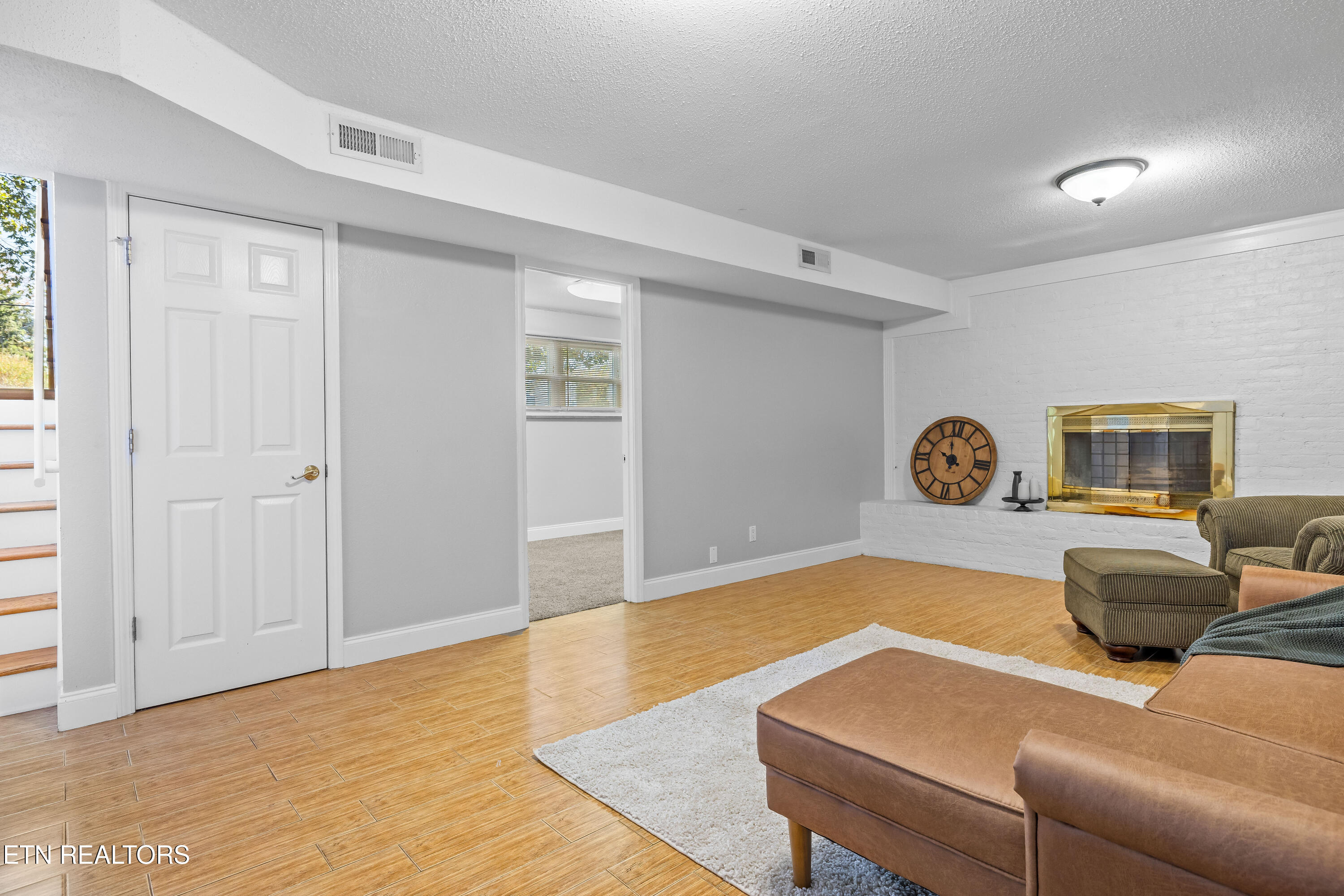 11909 Midhurst Drive