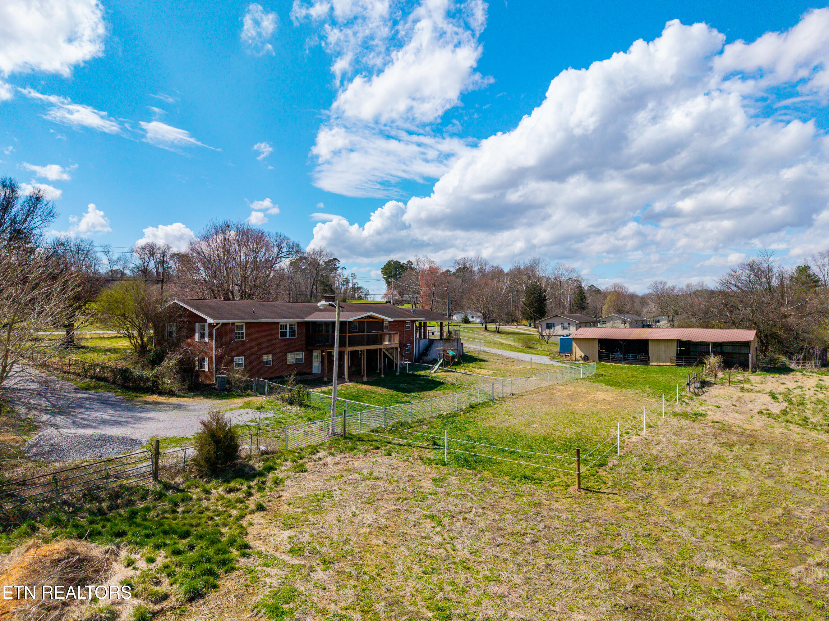 911 Tipton Station Rd