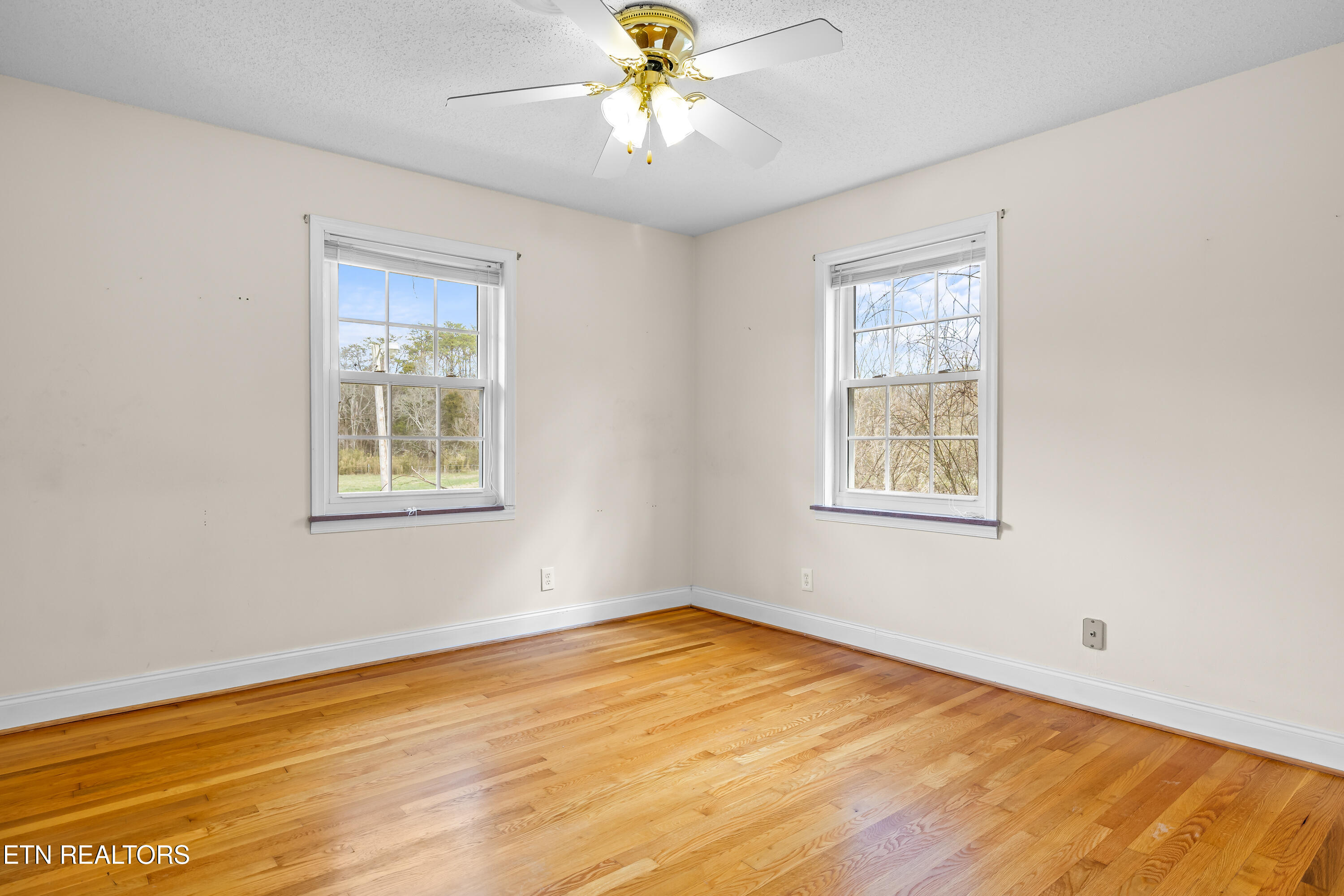 911 Tipton Station Rd